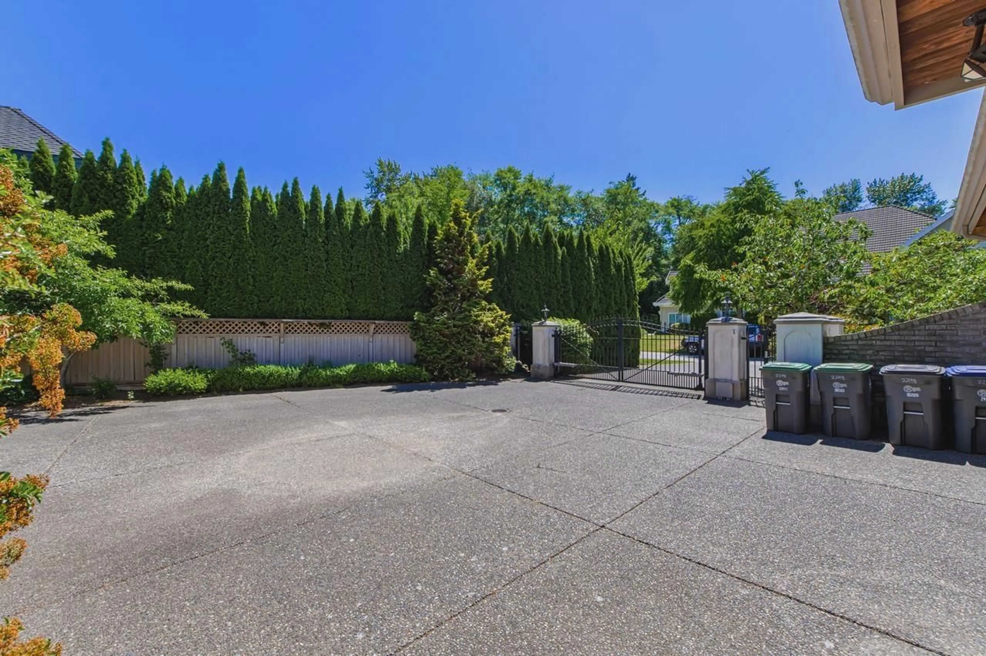 A pic from outside/outdoor area/front of a property/back of a property/a pic from drone, street for 2248 136 STREET, Surrey British Columbia V4A9V2