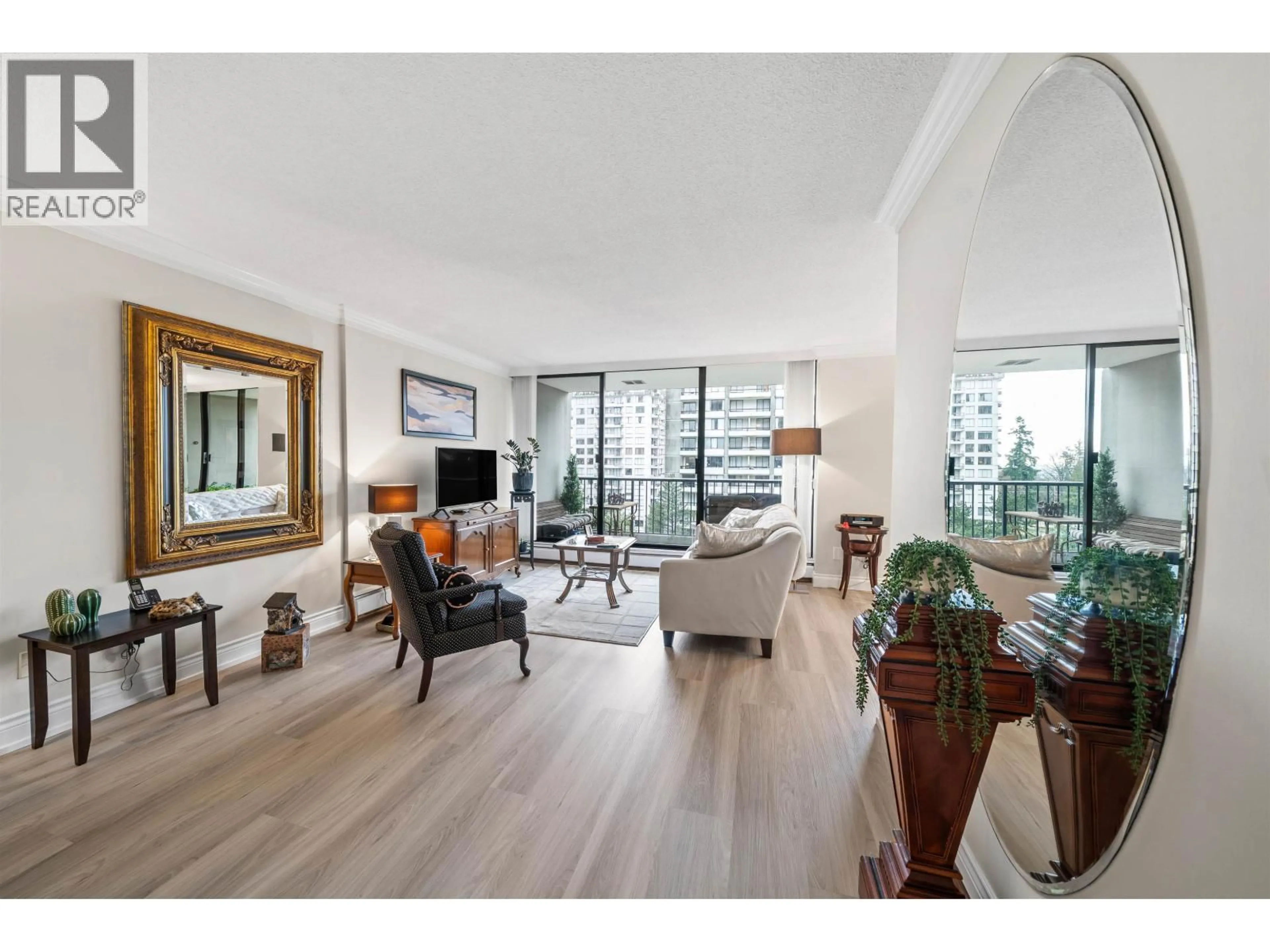 Living room with furniture, unknown for 502 - 710 SEVENTH AVENUE, New Westminster British Columbia V3M5V3