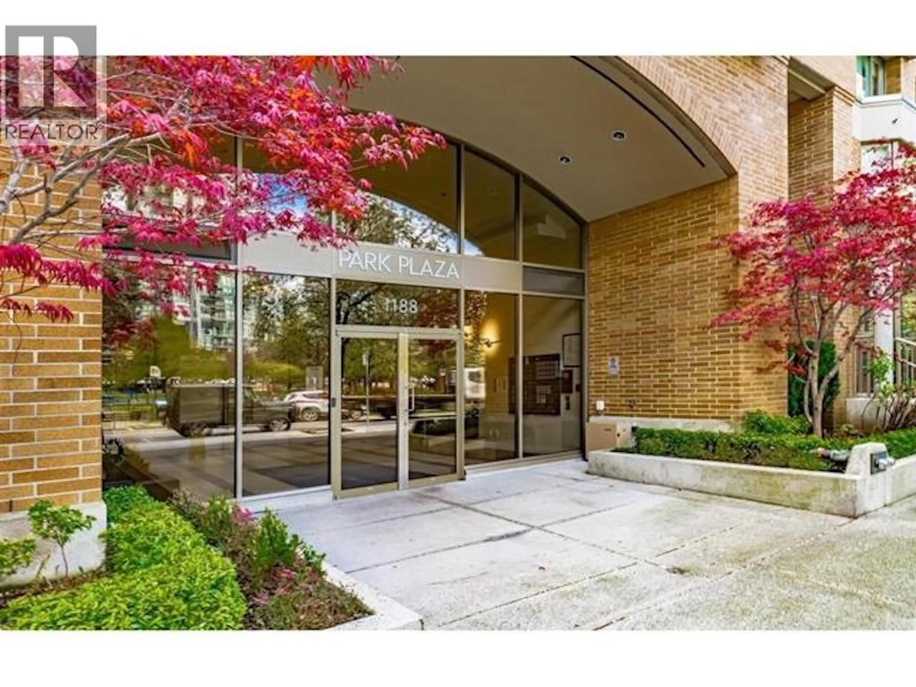 Indoor foyer for 606 - 1188 RICHARDS STREET, Vancouver British Columbia V6B3E6