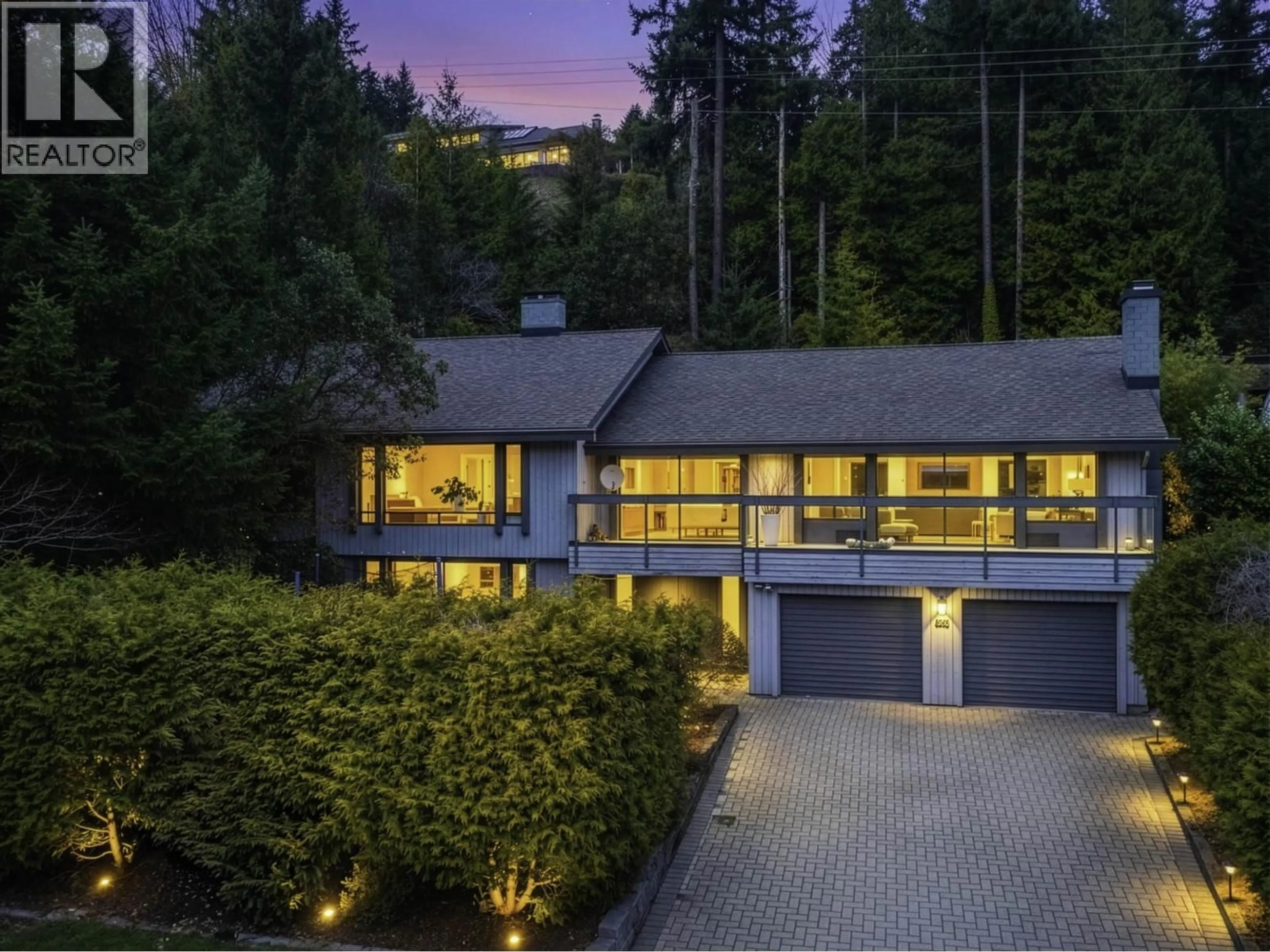 A pic from outside/outdoor area/front of a property/back of a property/a pic from drone, unknown for 4643 PORT VIEW PLACE, West Vancouver British Columbia V7S3A4
