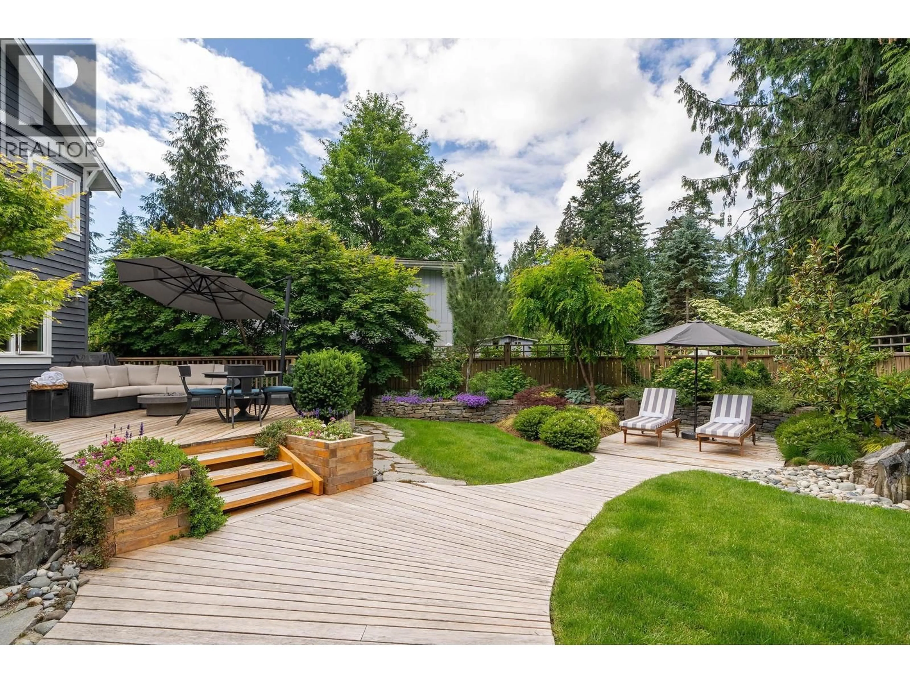 Patio, unknown for 1141 LENORA ROAD, Bowen Island British Columbia V0N1G1