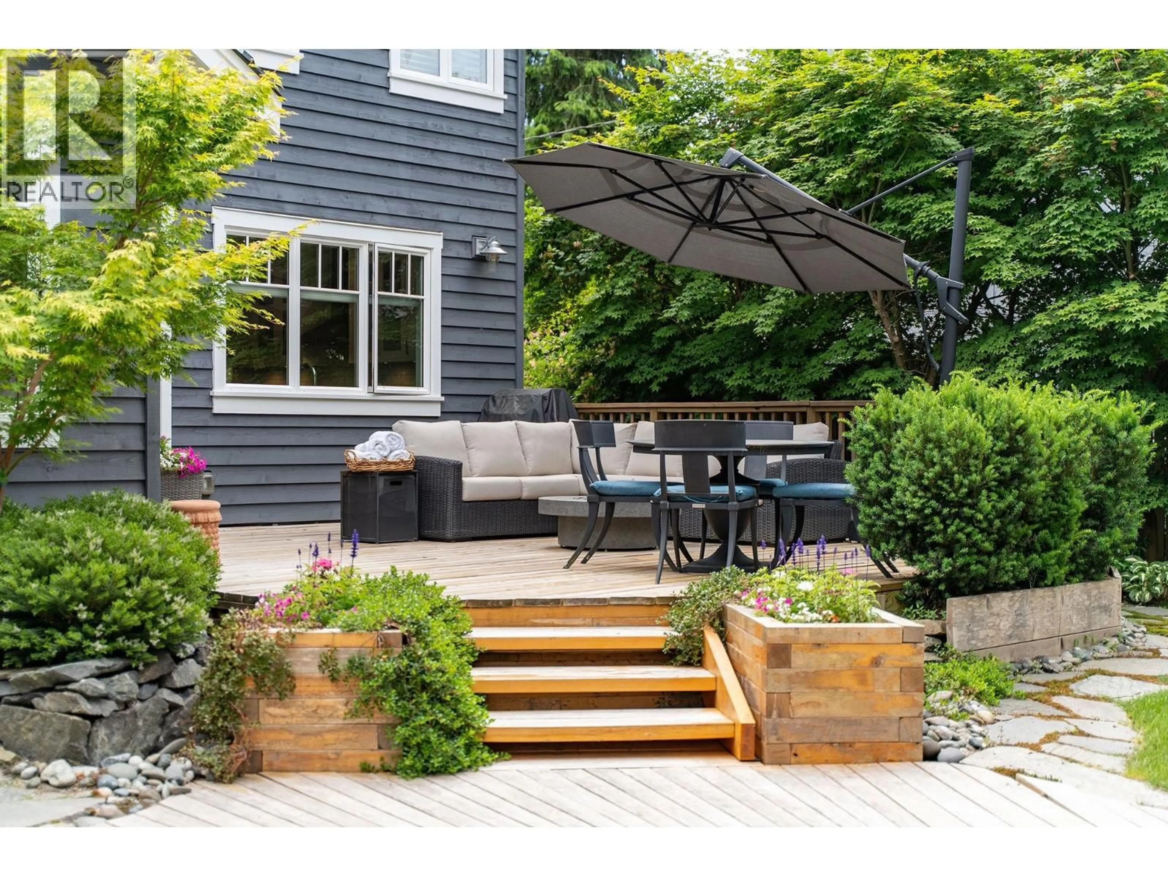 Patio, street for 1141 LENORA ROAD, Bowen Island British Columbia V0N1G1