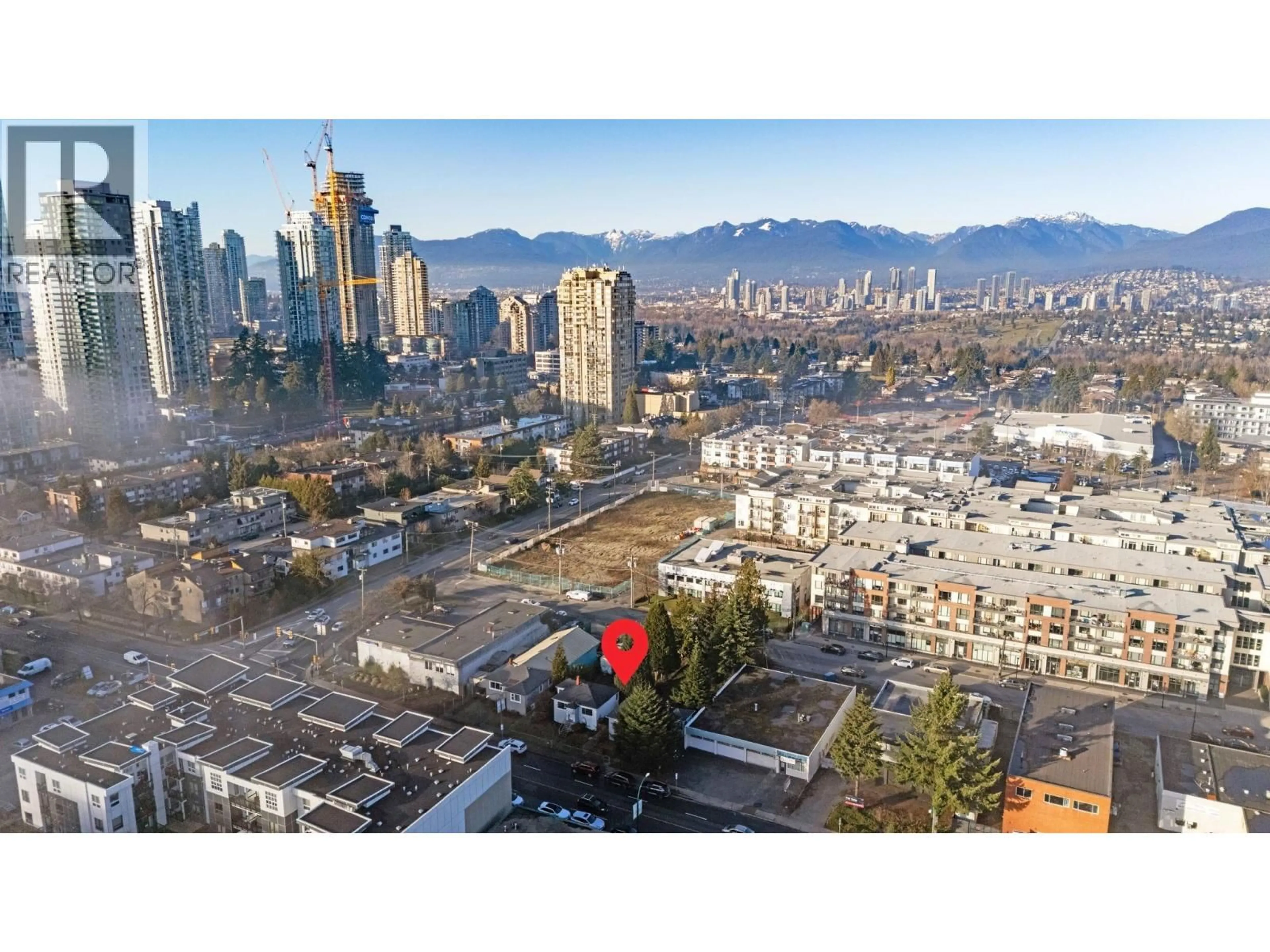 A pic from outside/outdoor area/front of a property/back of a property/a pic from drone, city buildings view from balcony for 5263 IMPERIAL STREET, Burnaby British Columbia V5J1E5