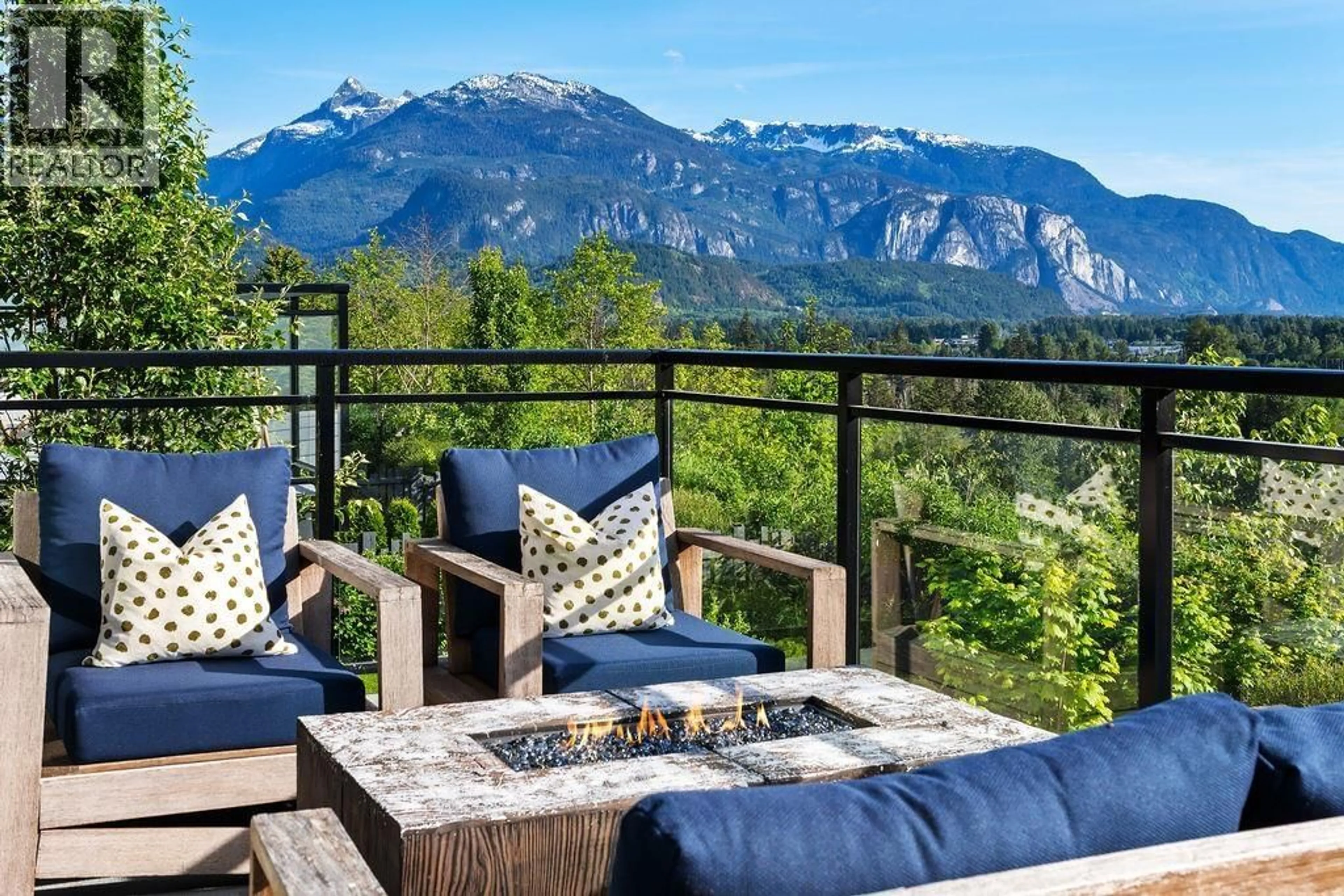 Patio, mountain view for 41249 HIGHLINE PLACE, Squamish British Columbia V8B1C2