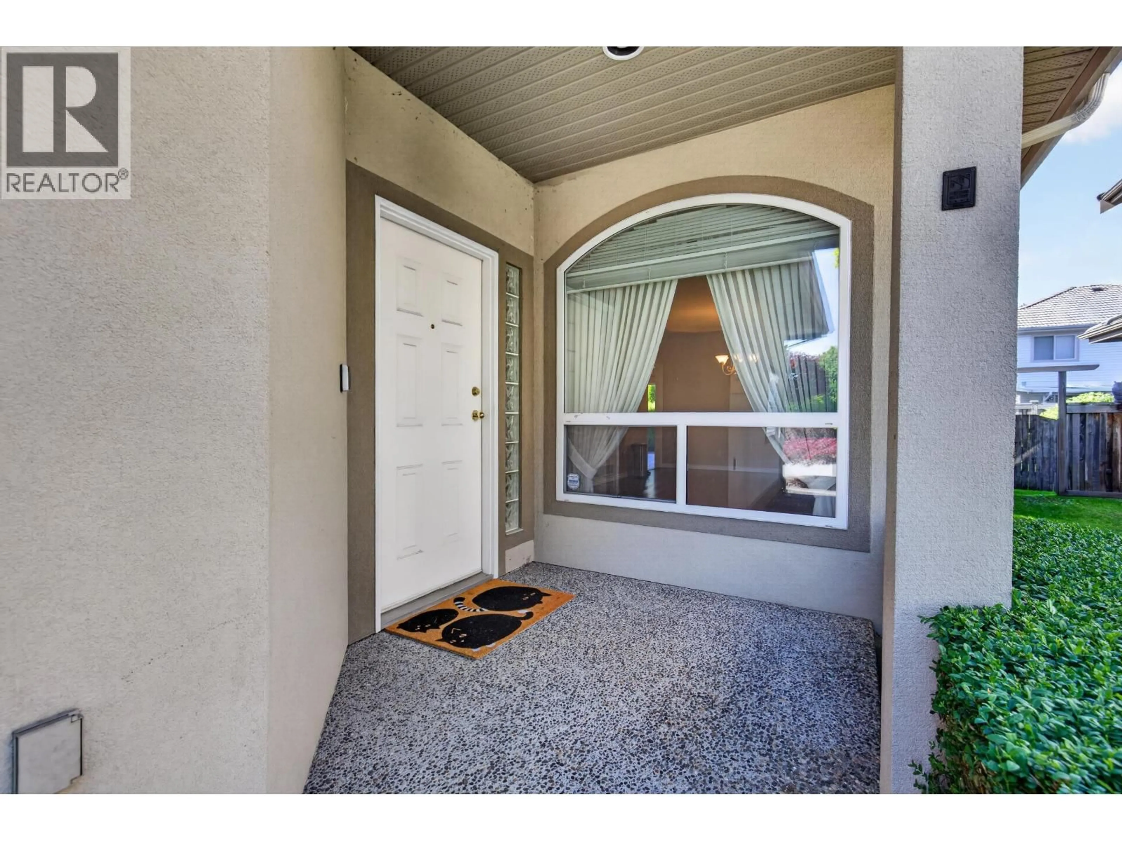 Indoor entryway for 24 - 998 RIVERSIDE DRIVE, Port Coquitlam British Columbia V3B7Y4