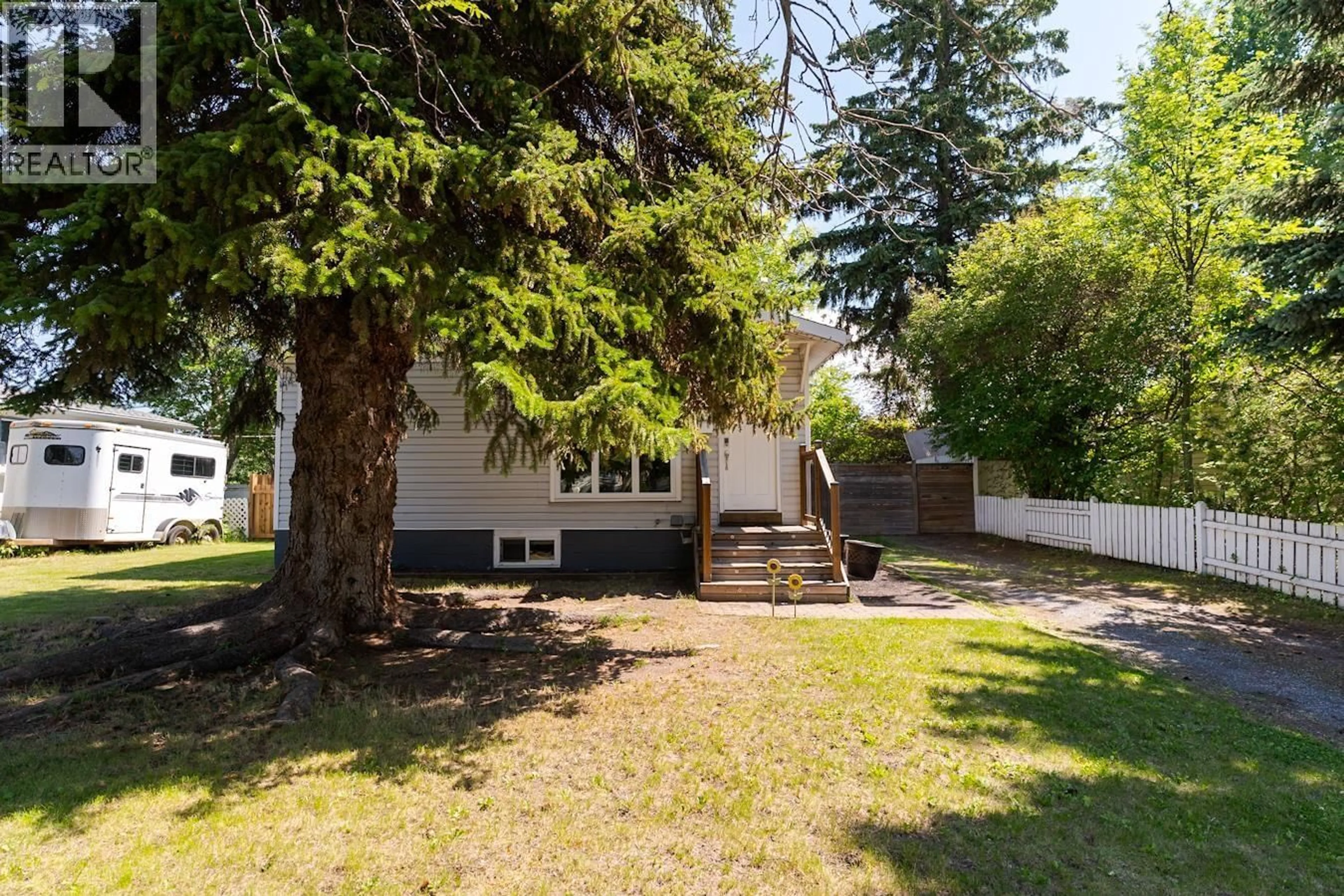 A pic from outside/outdoor area/front of a property/back of a property/a pic from drone, street for 1720 JUNIPER STREET, Prince George British Columbia V2L1N7
