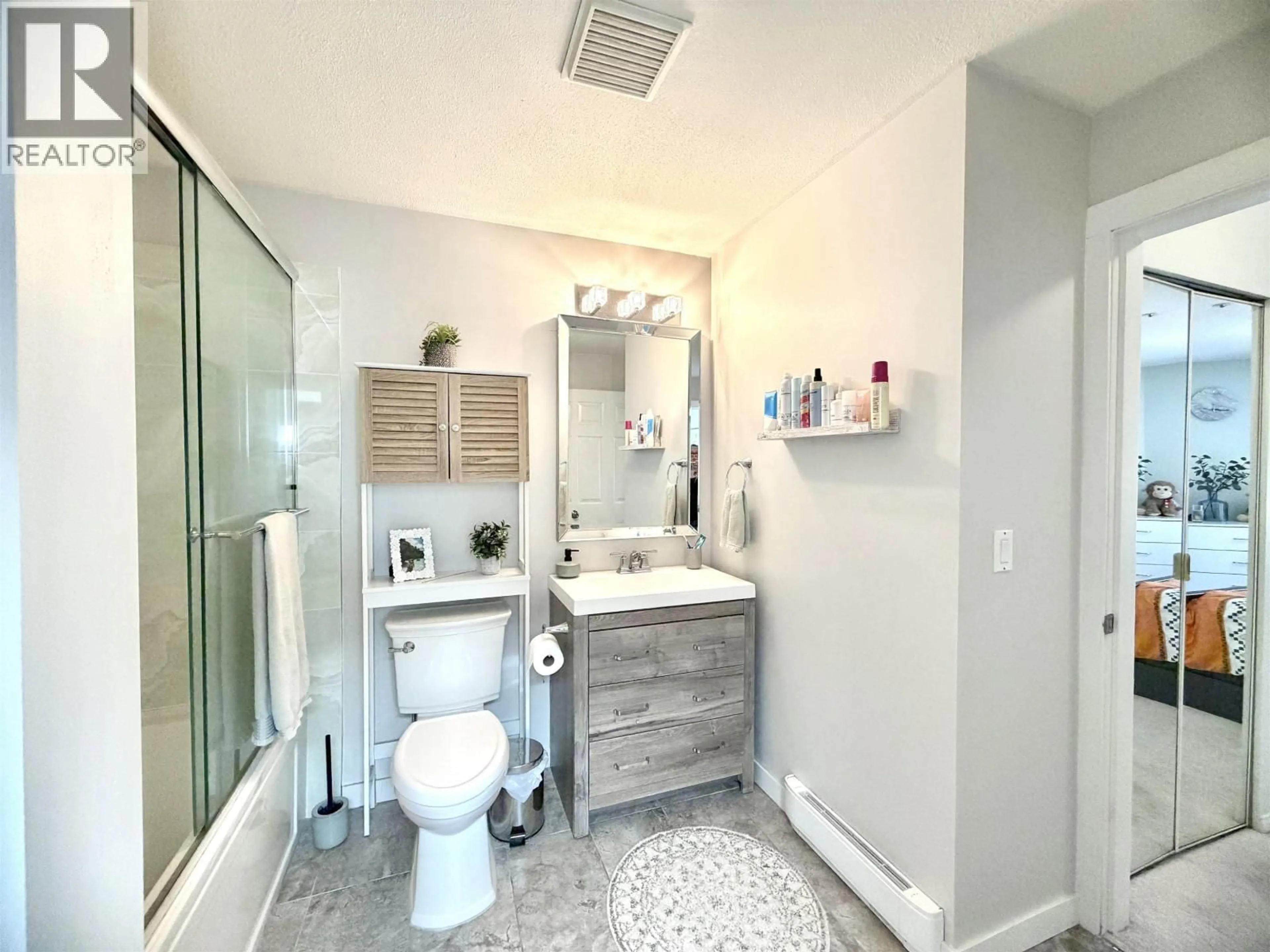 Contemporary bathroom, ceramic/tile floor for 412 - 2960 PRINCESS CRESCENT, Coquitlam British Columbia V3B7P2