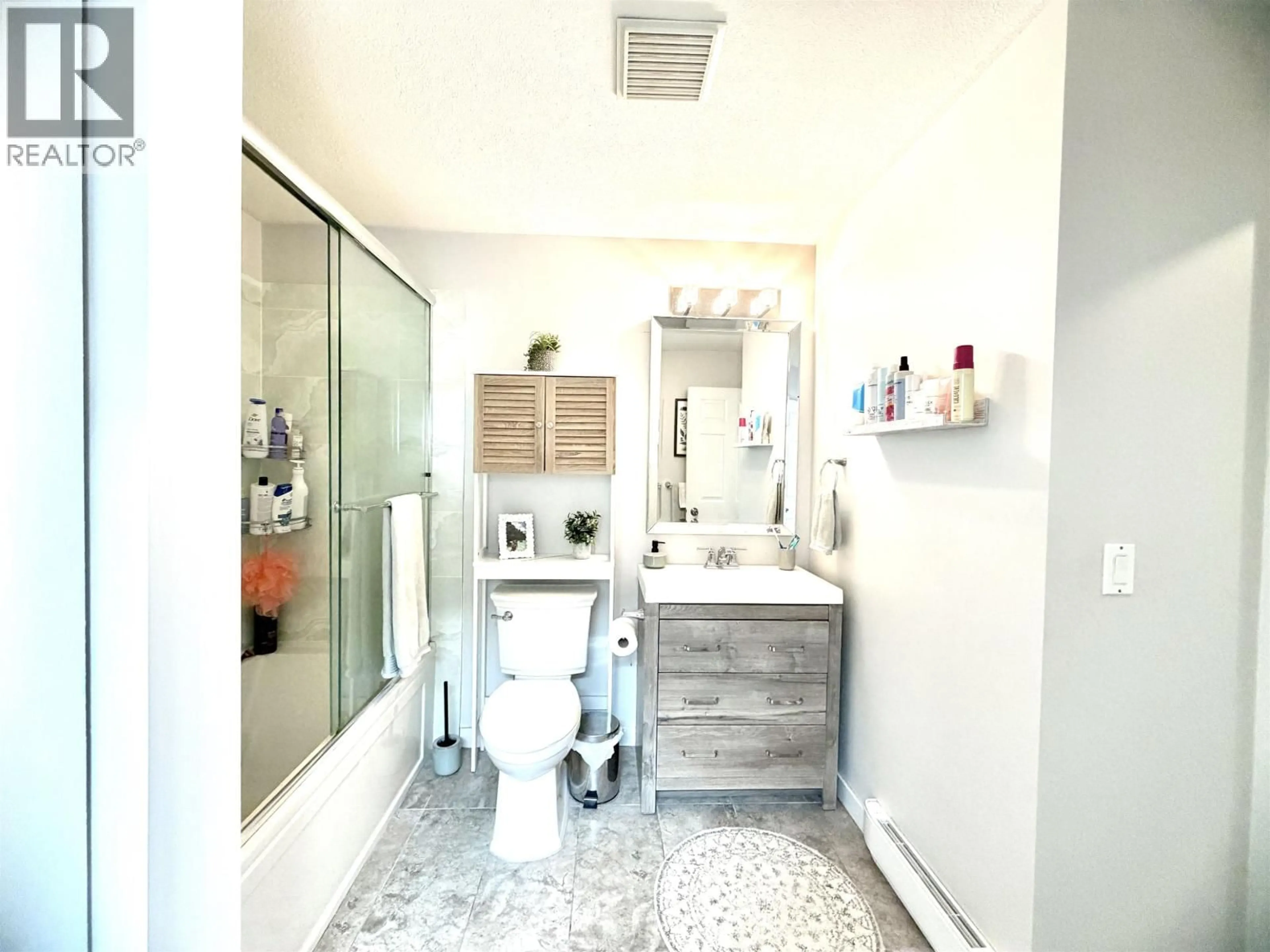 Contemporary bathroom, ceramic/tile floor for 412 - 2960 PRINCESS CRESCENT, Coquitlam British Columbia V3B7P2