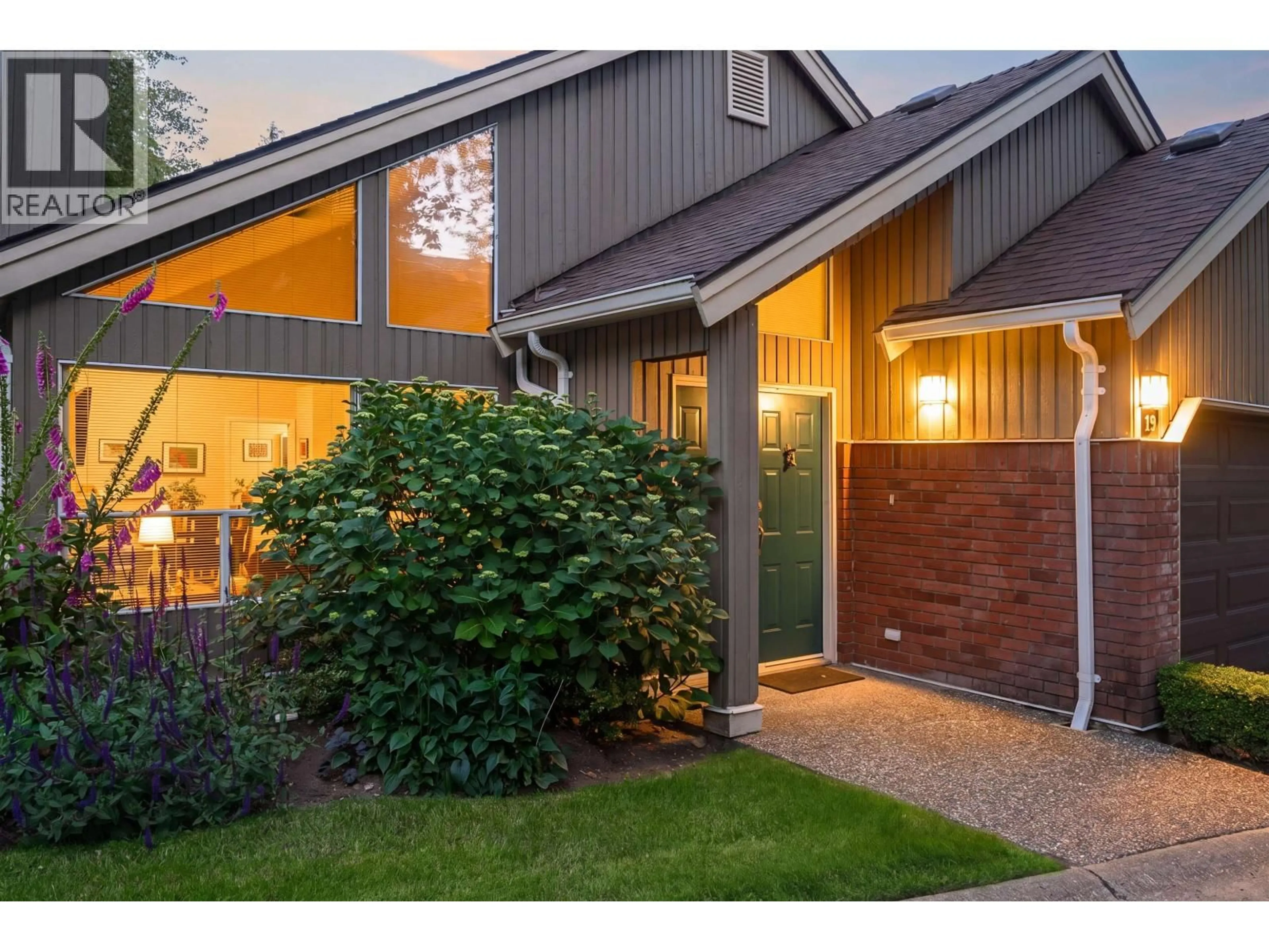 Unknown for 29 - 4055 INDIAN RIVER DRIVE, North Vancouver British Columbia V7G2R7