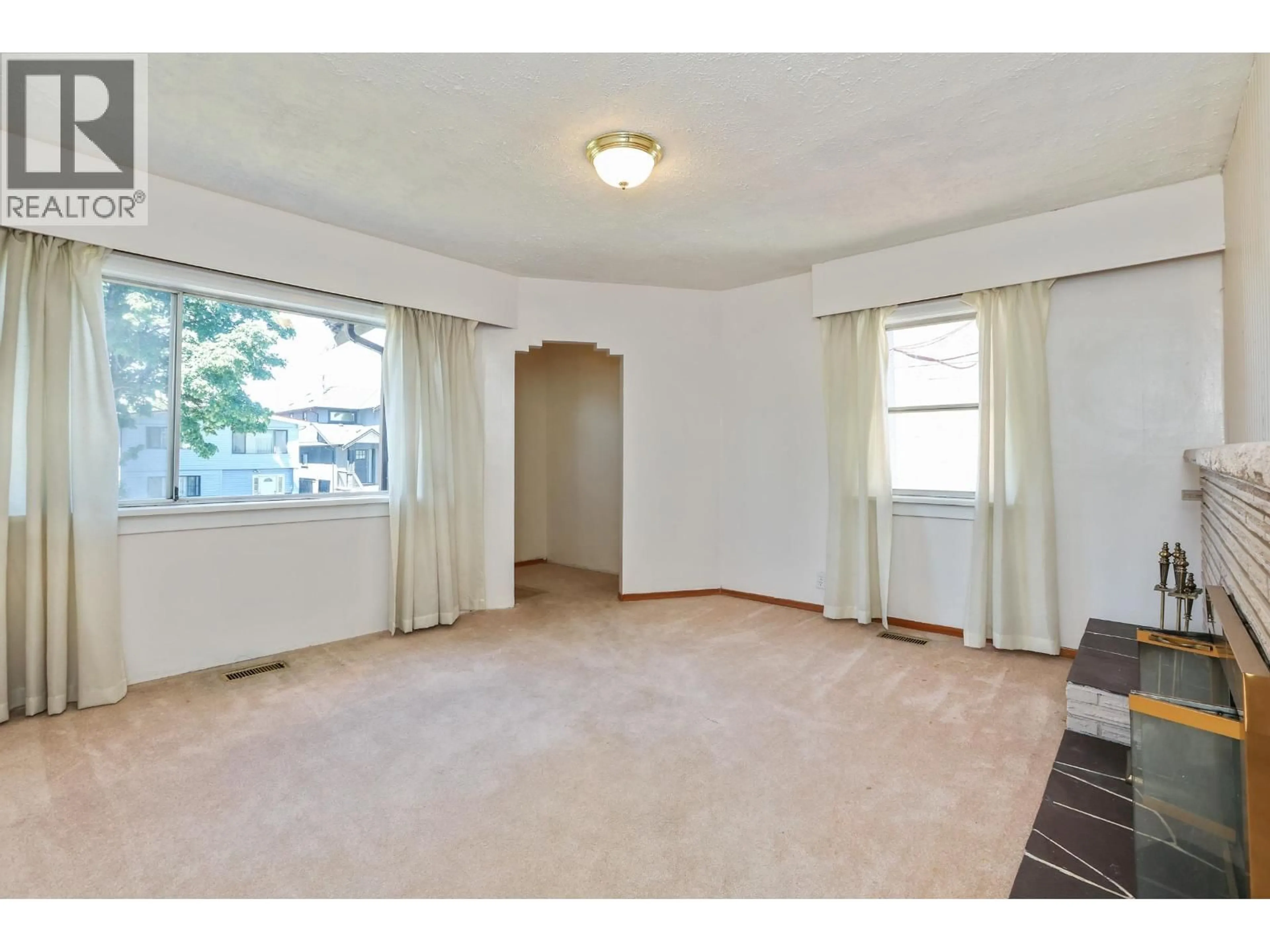 A pic of a room for 5322 CULLODEN STREET, Vancouver British Columbia V5W3R6