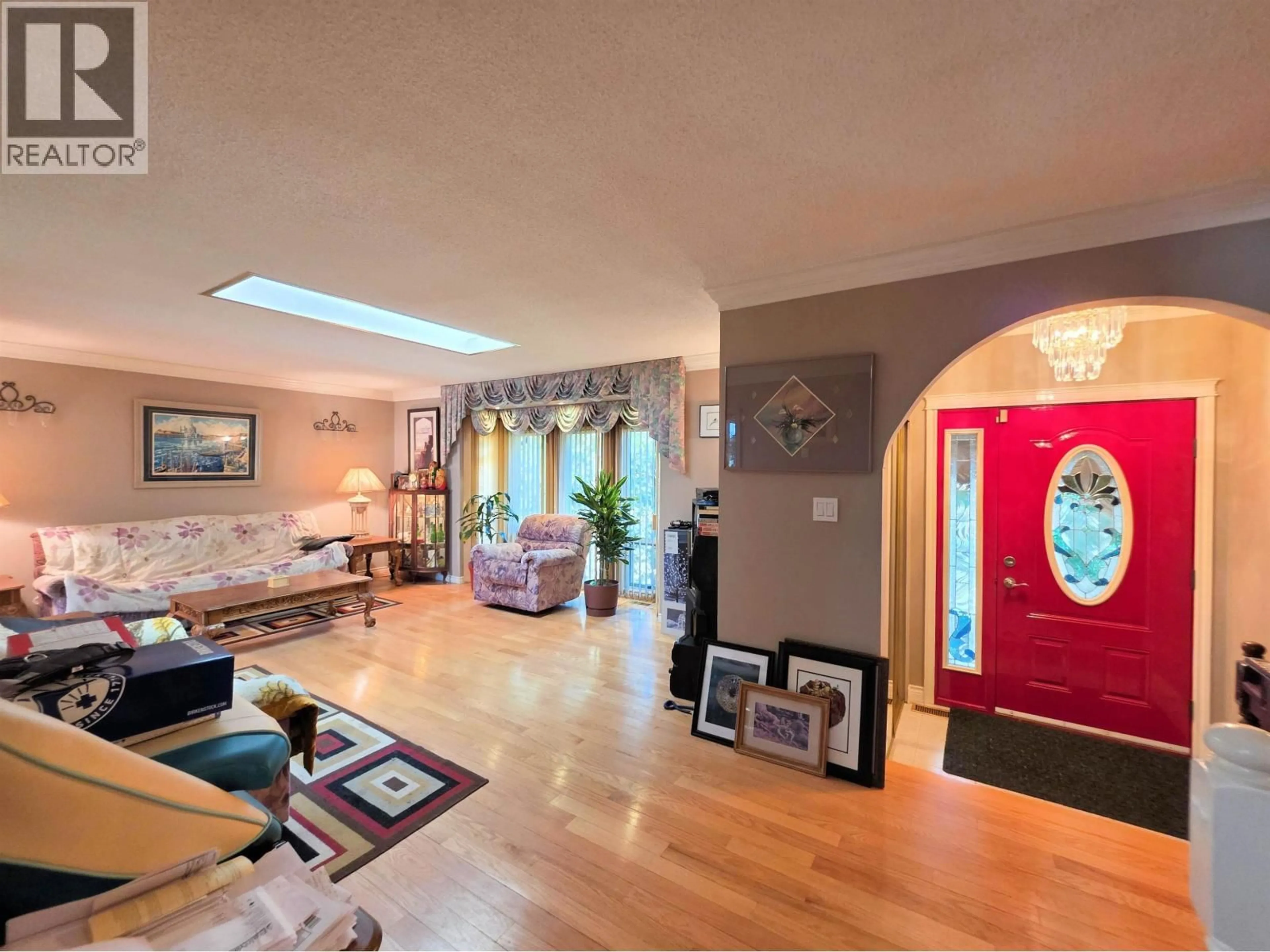 Indoor foyer for 1191 MCGOWAN DRIVE, Prince George British Columbia V2M6T6