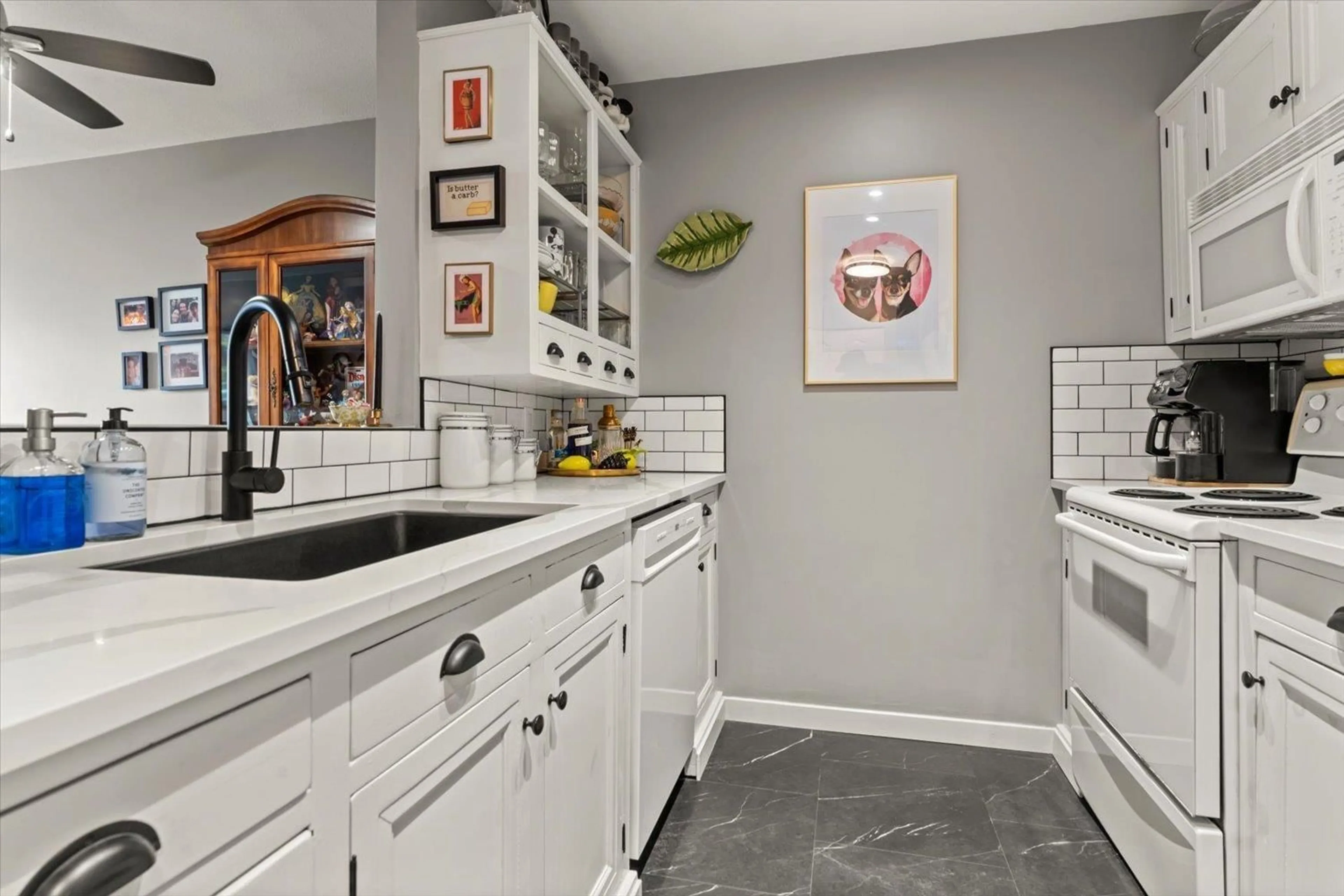 Contemporary kitchen, ceramic/tile floor for 343 - 33173 OLD YALE ROAD, Abbotsford British Columbia V2S2J4