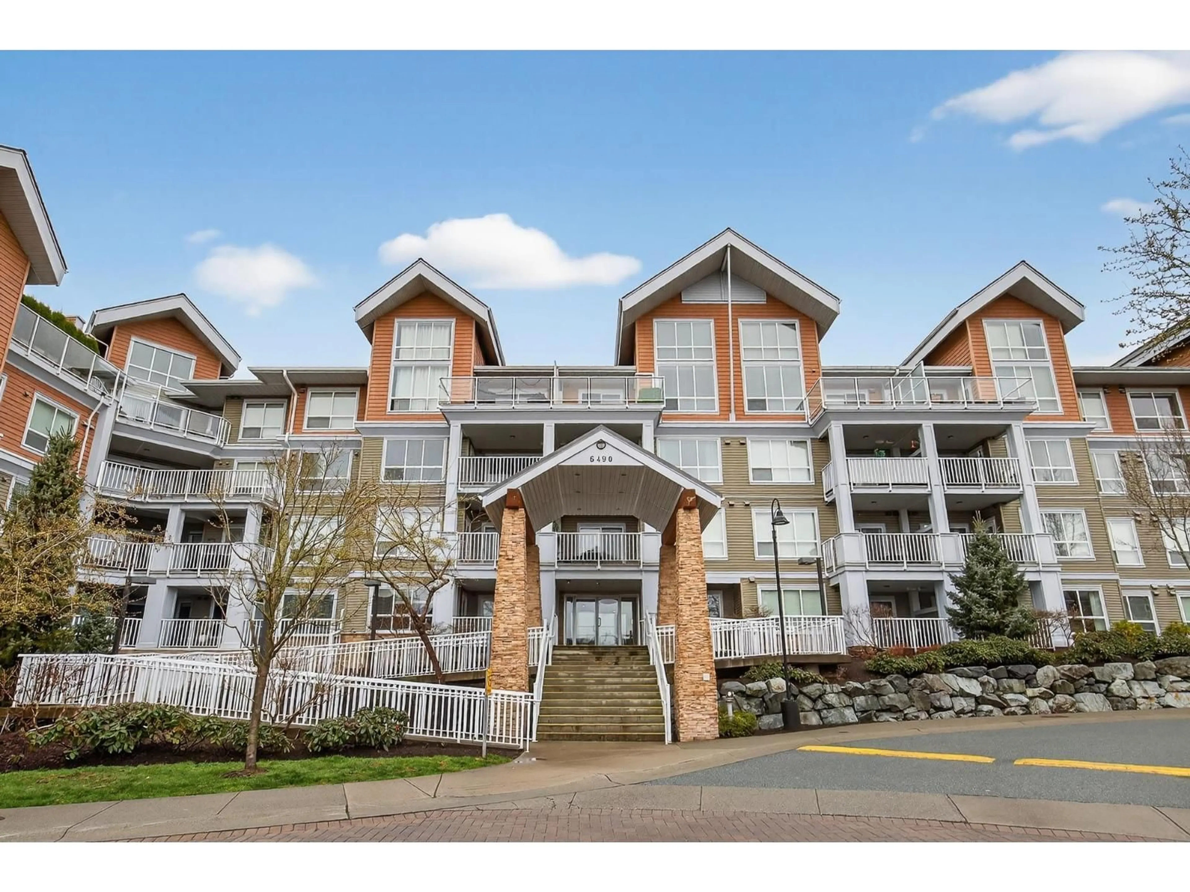 Unknown for B102 - 6490 194 STREET, Surrey British Columbia V4N6J9