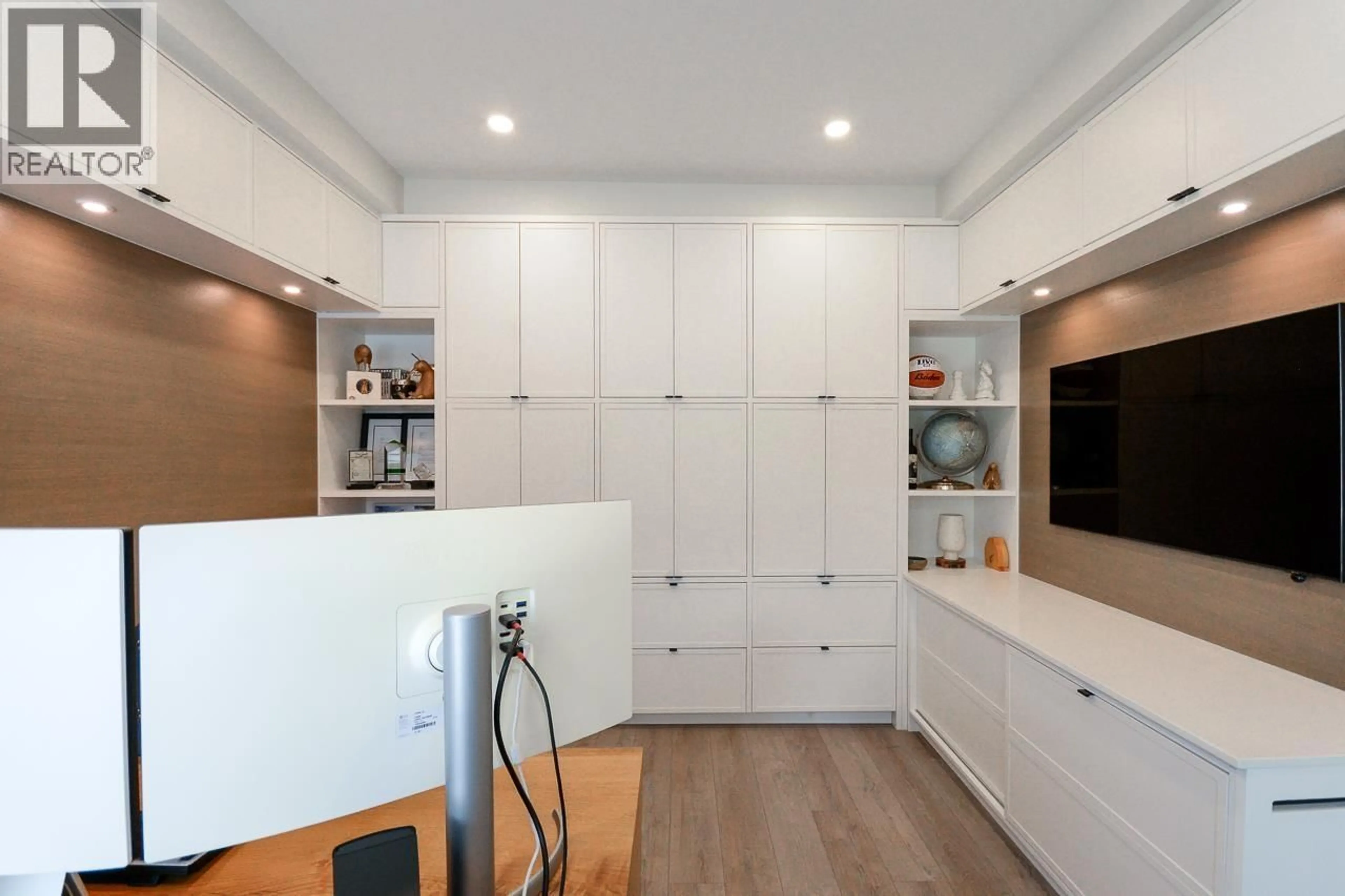 Contemporary kitchen, unknown for 3193 RICHMOND STREET, Richmond British Columbia V7E2V7