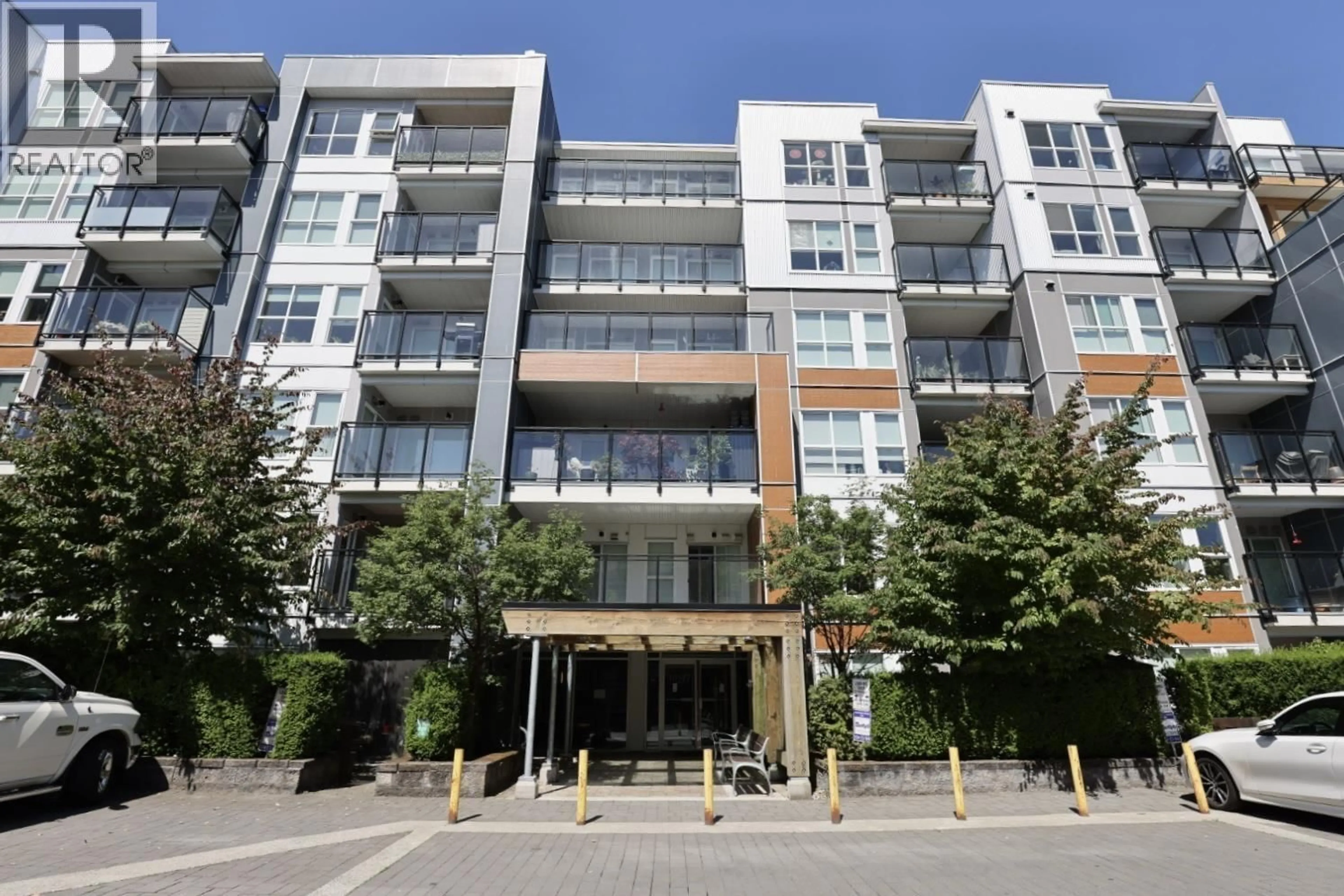 Patio, building for 112 - 10177 RIVER DRIVE, Richmond British Columbia V6X0S2