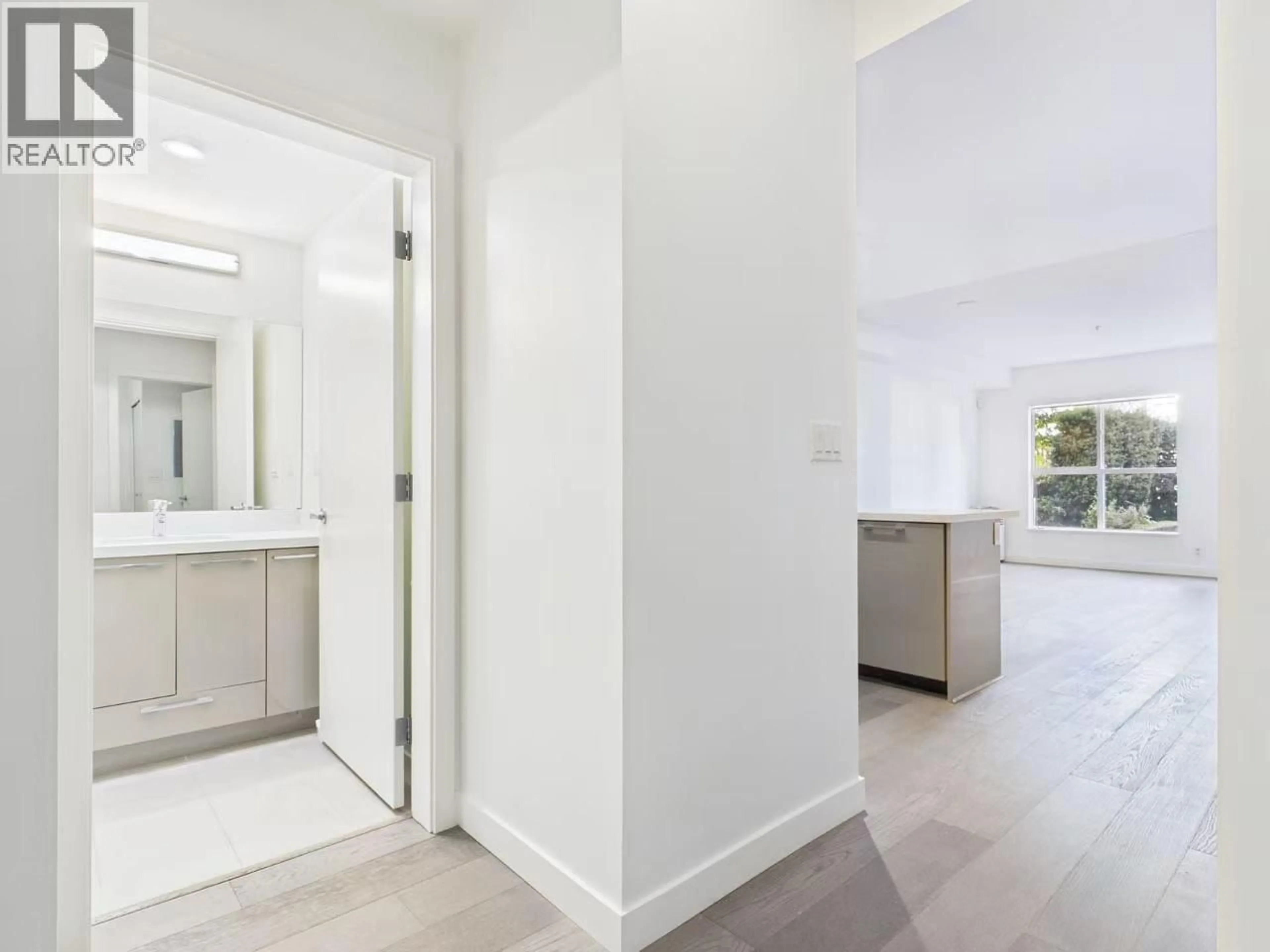 Indoor entryway for 112 - 10177 RIVER DRIVE, Richmond British Columbia V6X0S2
