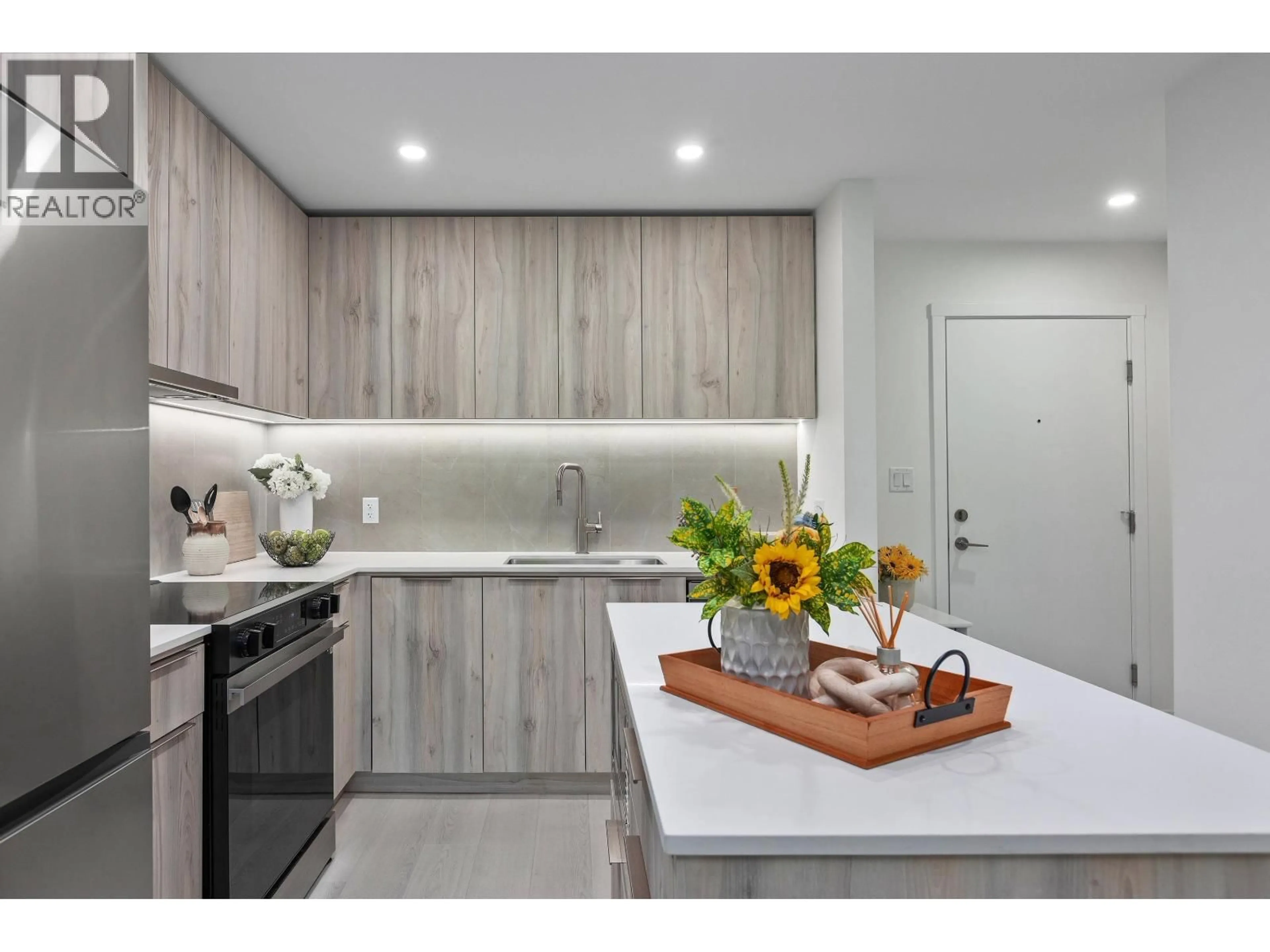 Unknown for 203 - 3596 MALSUM DRIVE, North Vancouver British Columbia V7G0B5