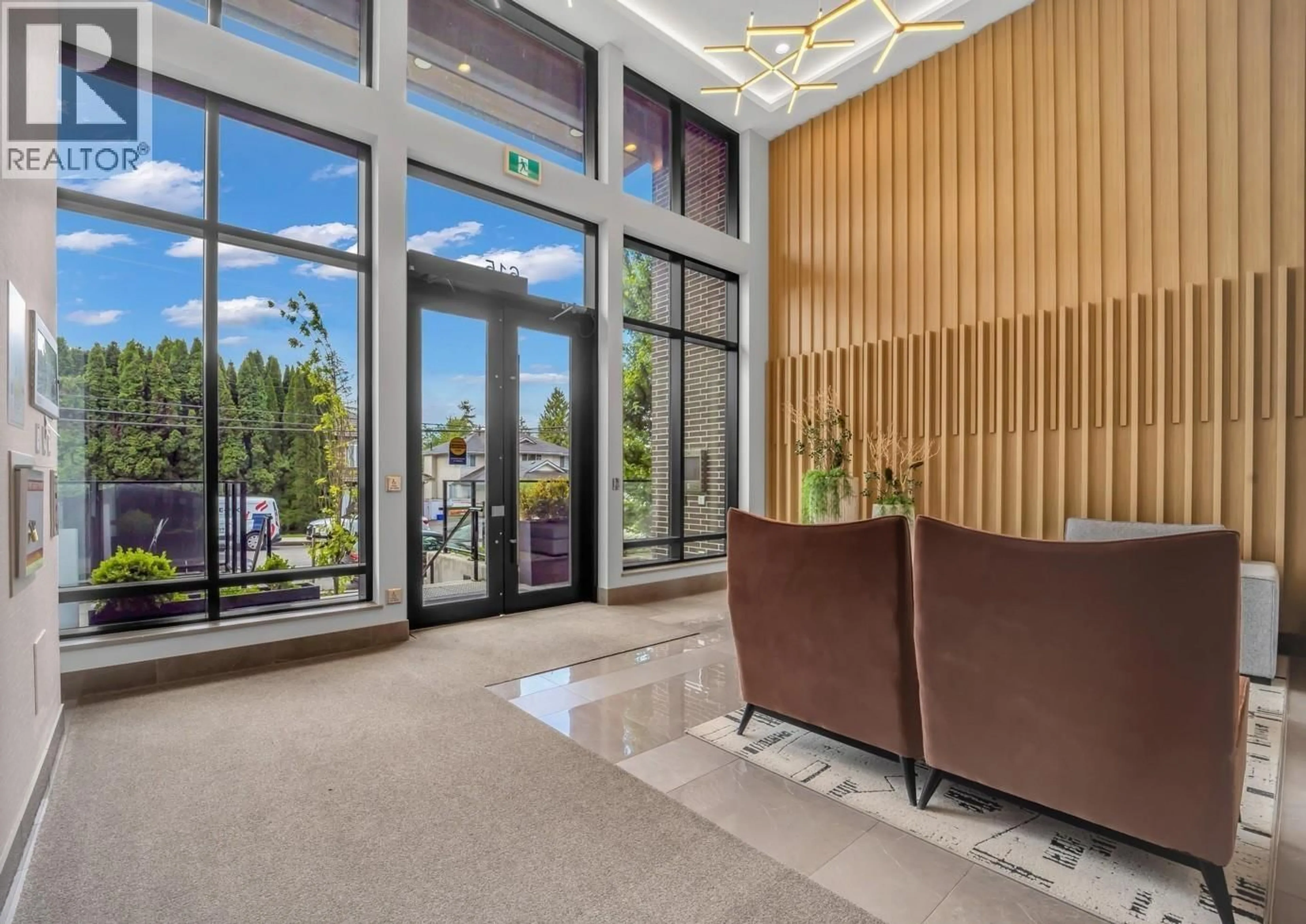 Indoor foyer for 218 - 615 COTTONWOOD AVENUE, Coquitlam British Columbia V3J2S5
