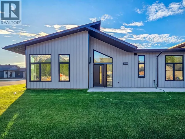 1048 PARKSIDE AVENUE, Smithers 5