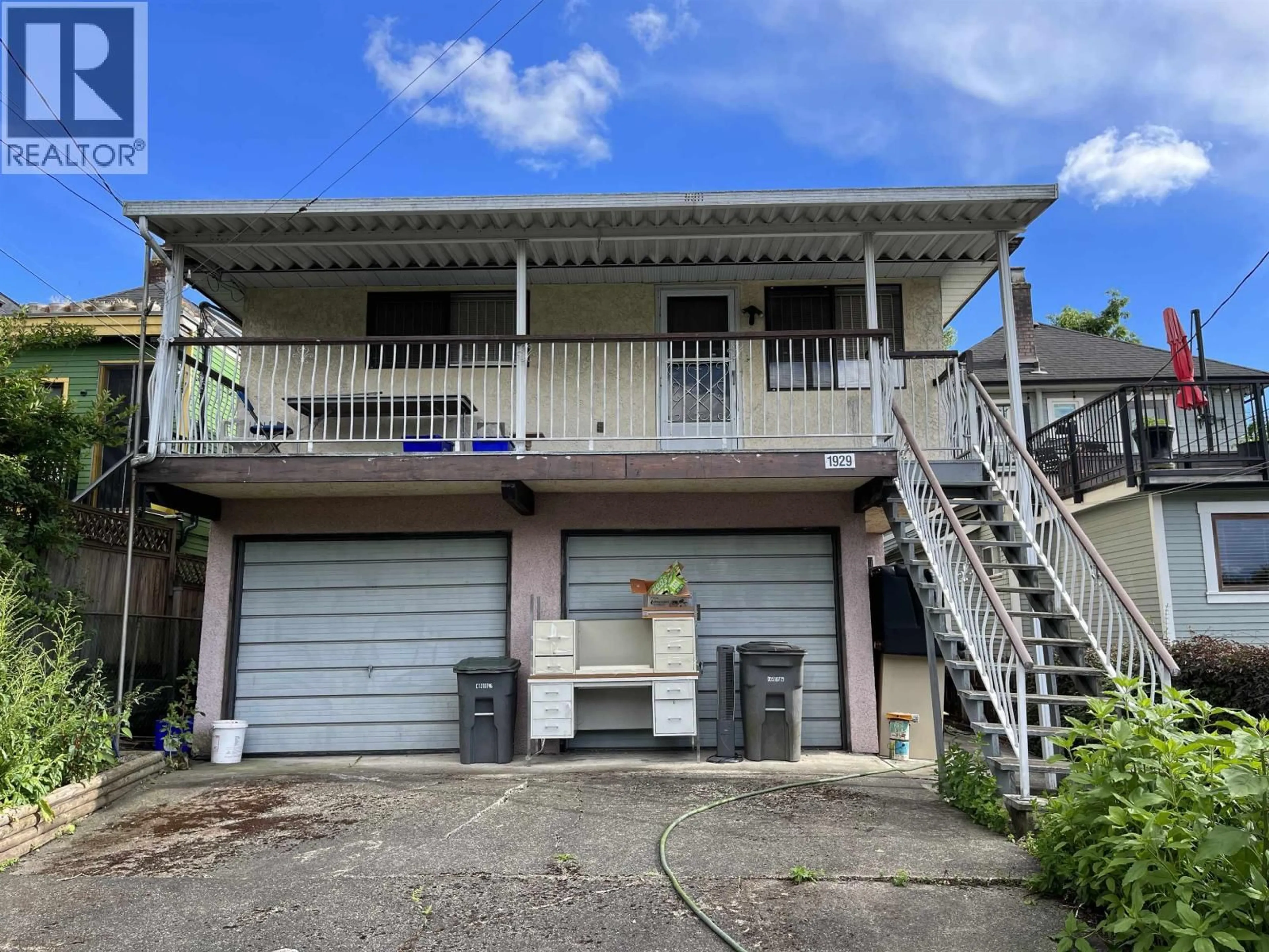 A pic from outside/outdoor area/front of a property/back of a property/a pic from drone, street for 1929 6TH AVENUE, Vancouver British Columbia V5N1P6