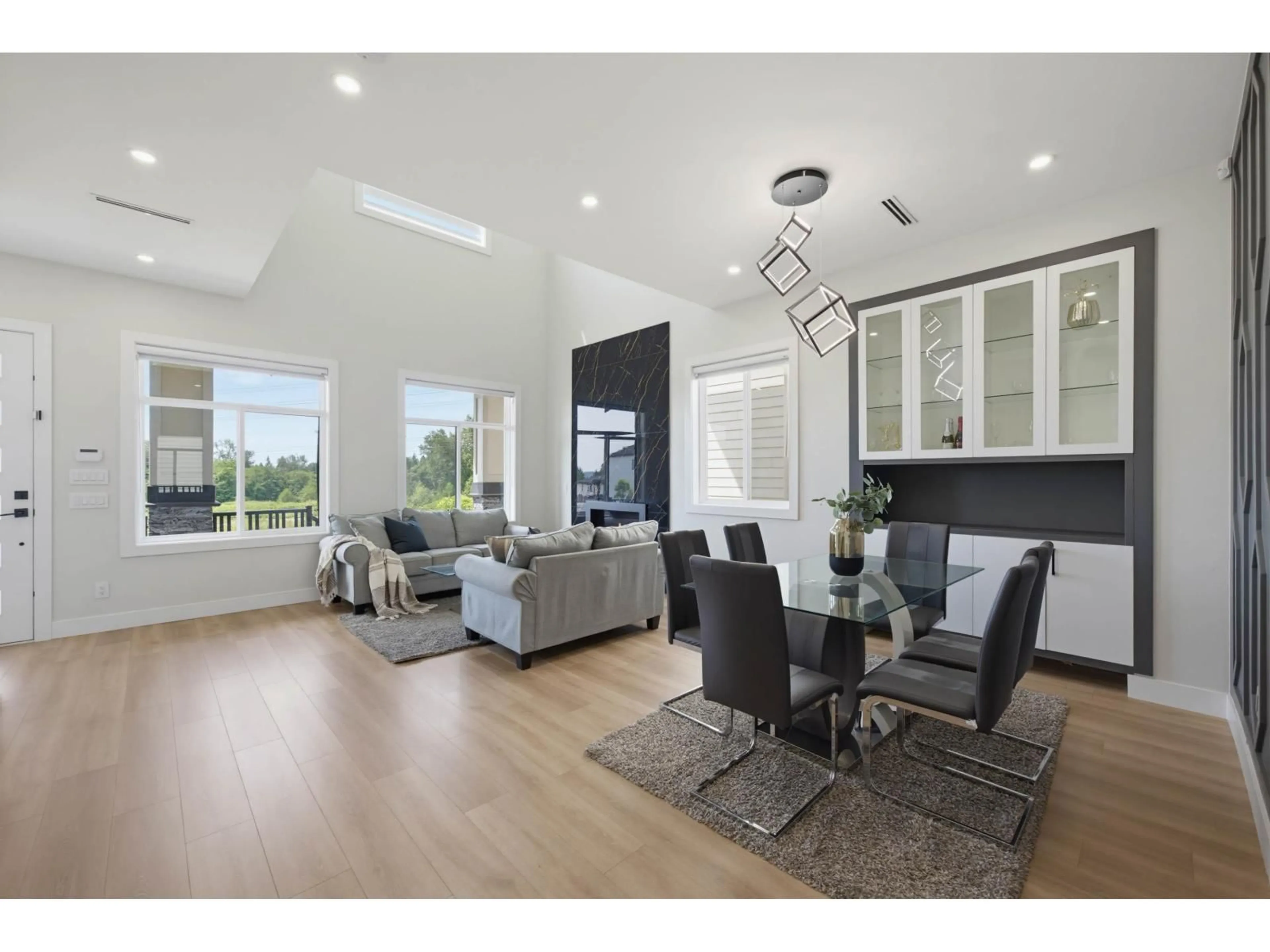 Unknown for 16707 15A AVENUE, Surrey British Columbia V3Z9M4
