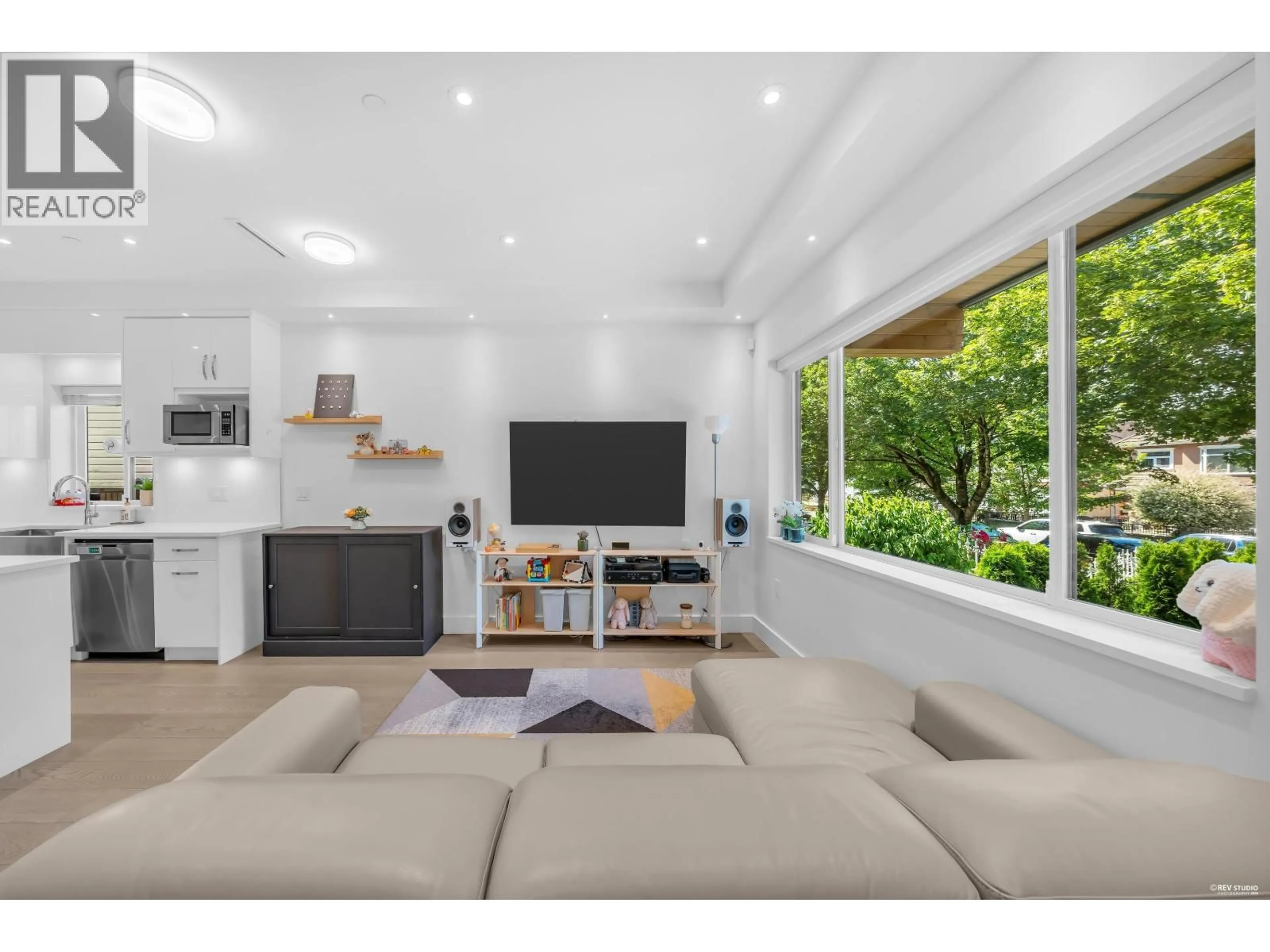 Living room with furniture, unknown for 3342 24TH AVENUE, Vancouver British Columbia V5R1G4