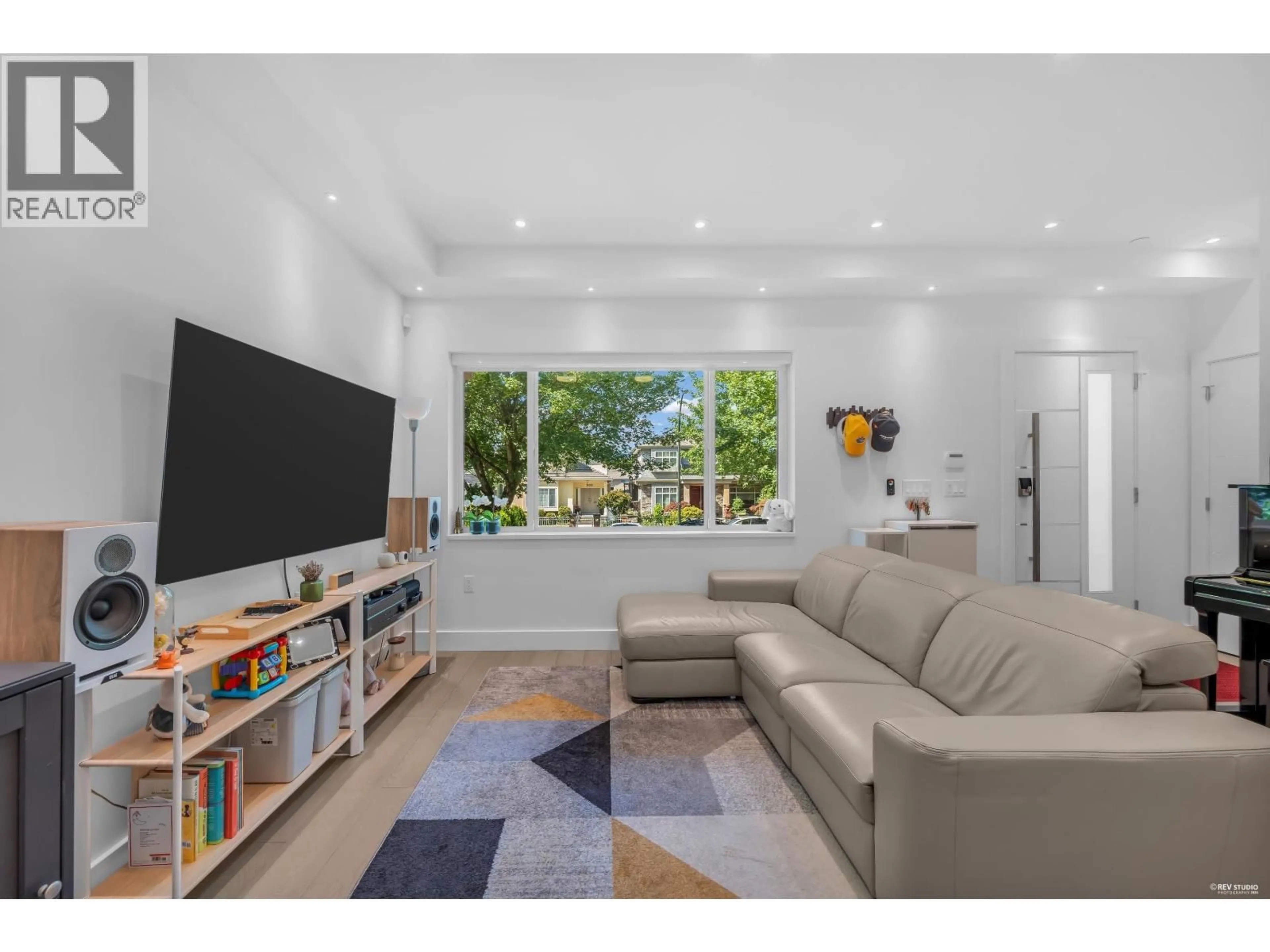 Living room with furniture, unknown for 3342 24TH AVENUE, Vancouver British Columbia V5R1G4