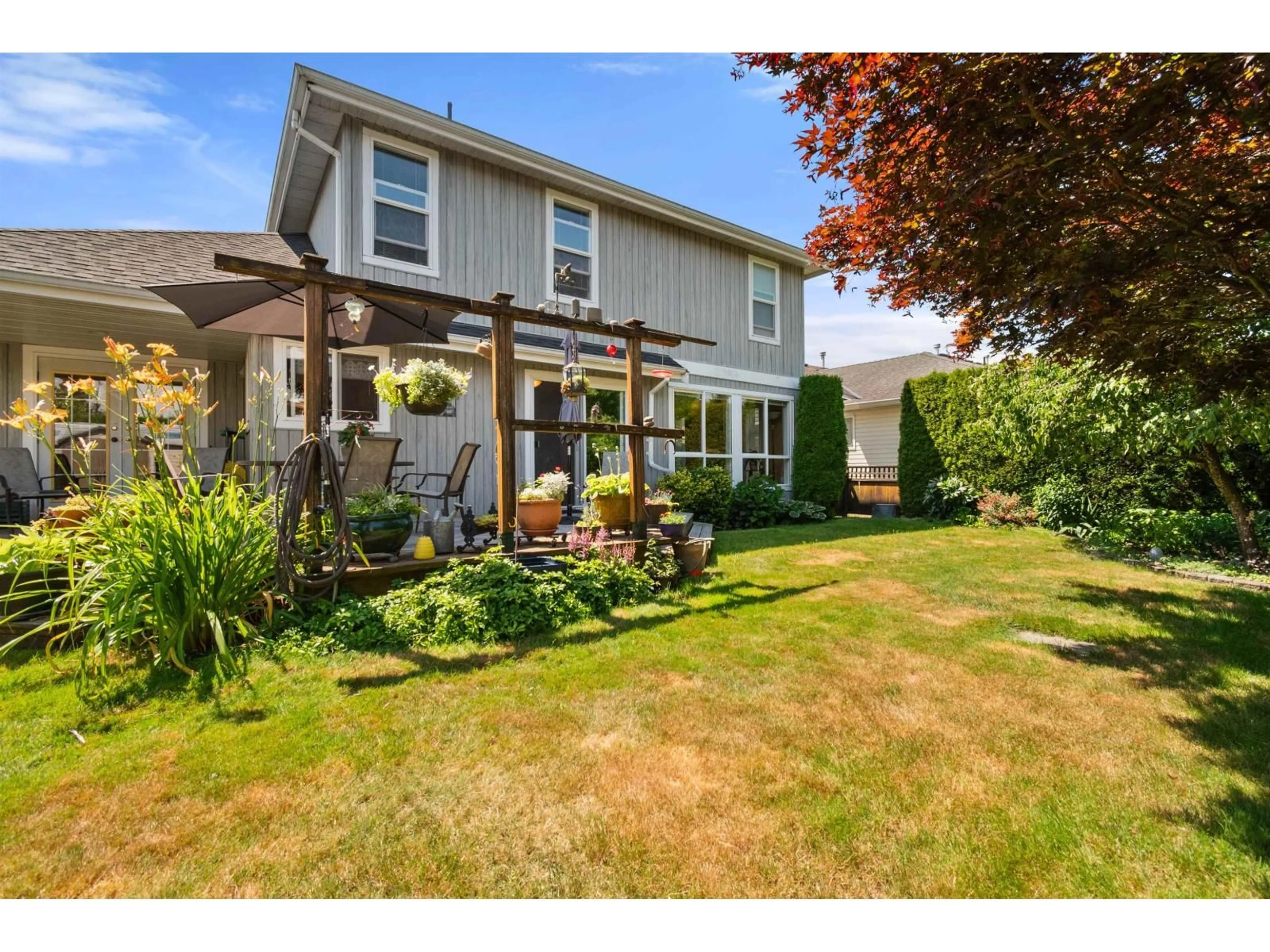 A pic from outside/outdoor area/front of a property/back of a property/a pic from drone, street for 10027 MERRITT DRIVE, Chilliwack British Columbia V2P7Z2