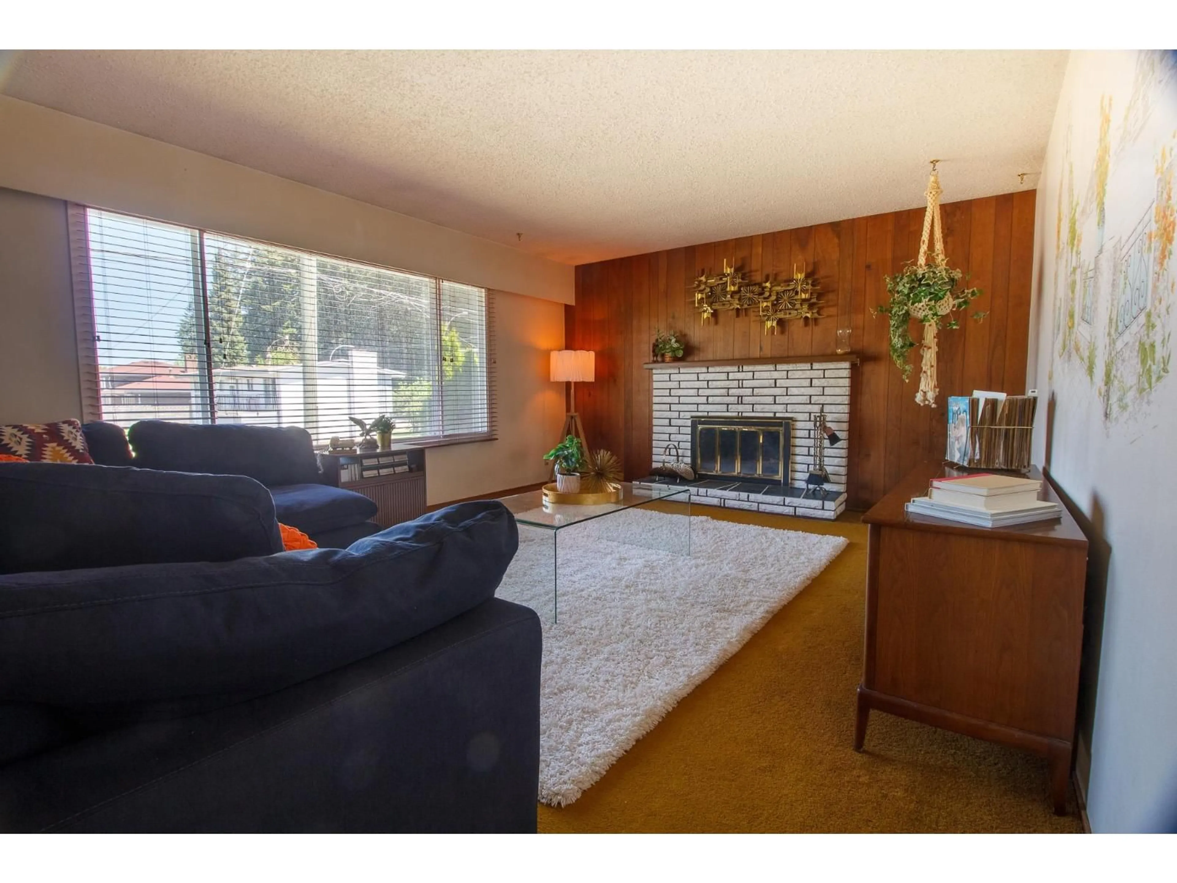Living room with furniture, unknown for 32678 BEVAN AVENUE, Abbotsford British Columbia V2T1G6