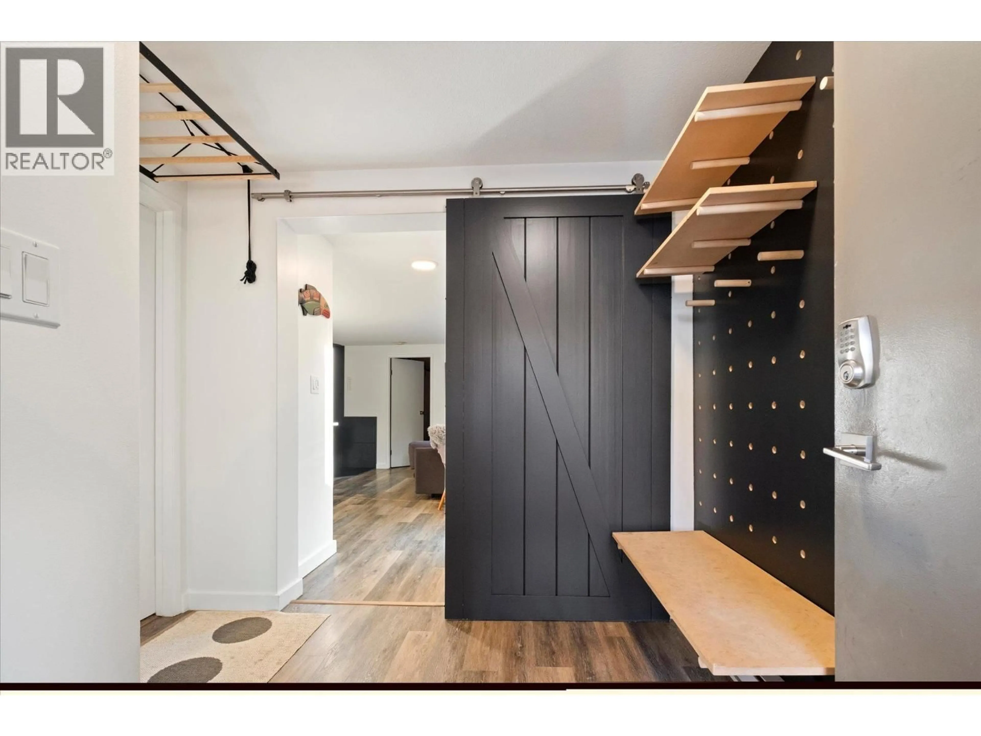 Indoor entryway for 26 - 6800 CRABAPPLE DRIVE, Whistler British Columbia V8E0C5