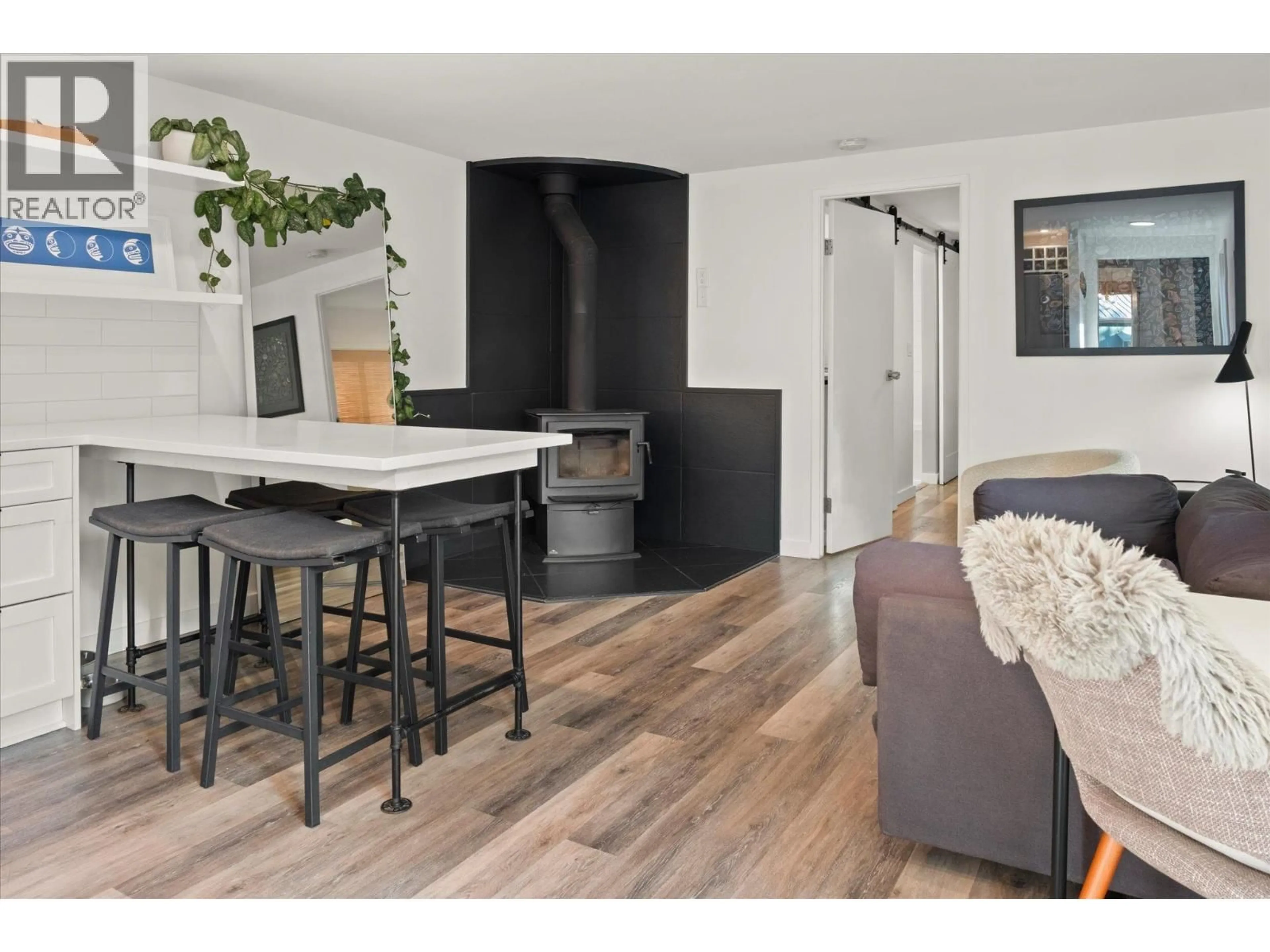 Open concept kitchen, wood/laminate floor for 26 - 6800 CRABAPPLE DRIVE, Whistler British Columbia V8E0C5