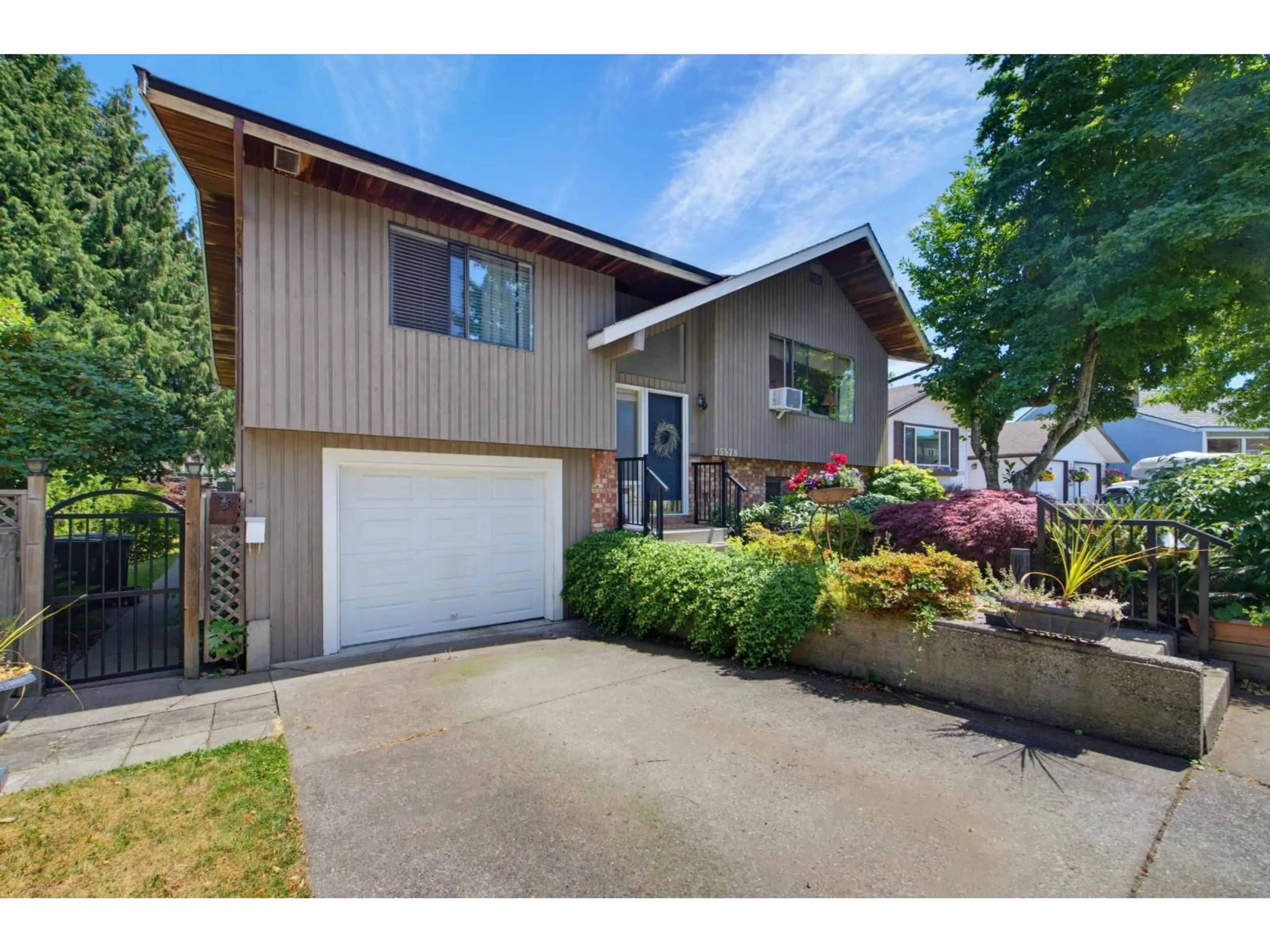 Home with vinyl exterior material, street for 15578 POPLAR DRIVE, Surrey British Columbia V4A5H8