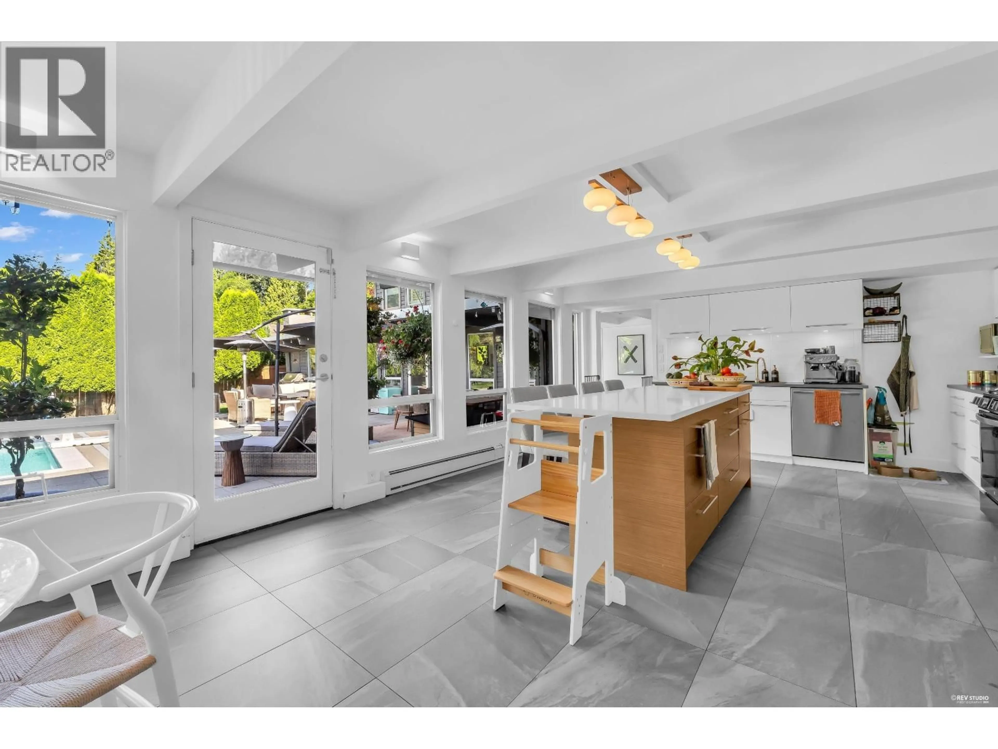 Open concept kitchen, ceramic/tile floor for 1555 QUEENS AVENUE, West Vancouver British Columbia V7V0B2