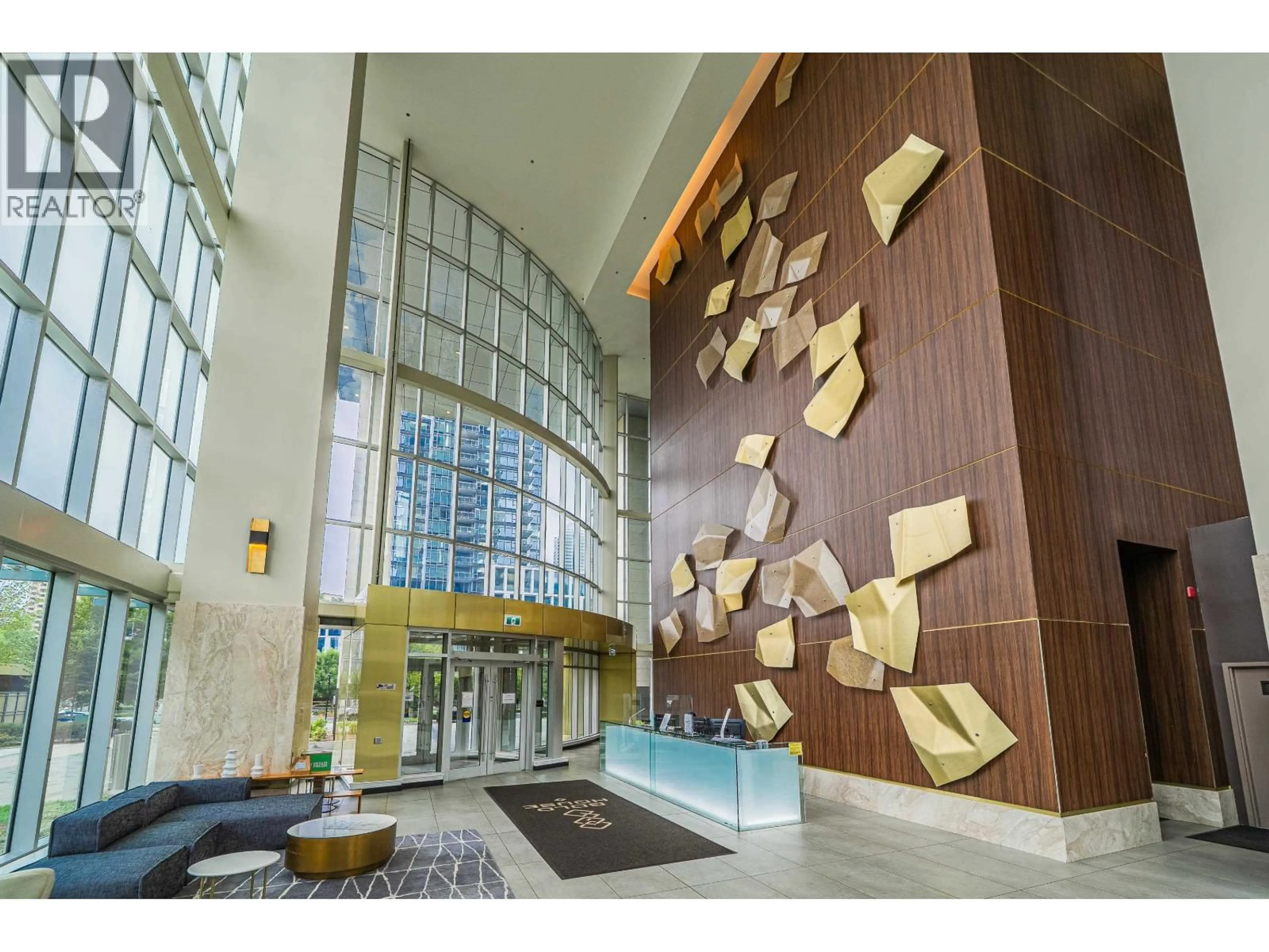 Indoor foyer for 3703 - 6383 MCKAY AVENUE, Burnaby British Columbia V5H0H8