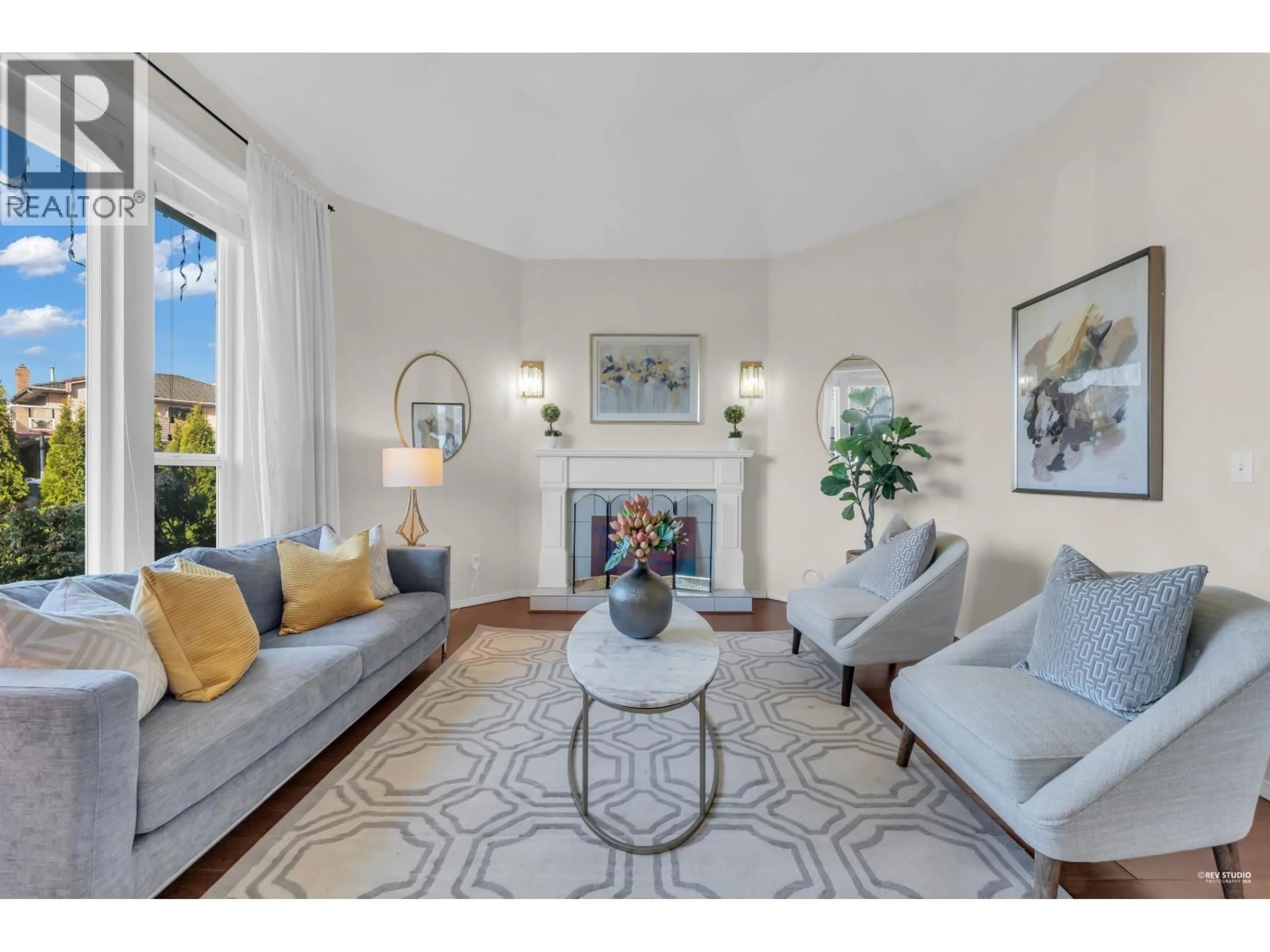 Living room with furniture, unknown for 3611 KILBY COURT, Richmond British Columbia V6X3M9