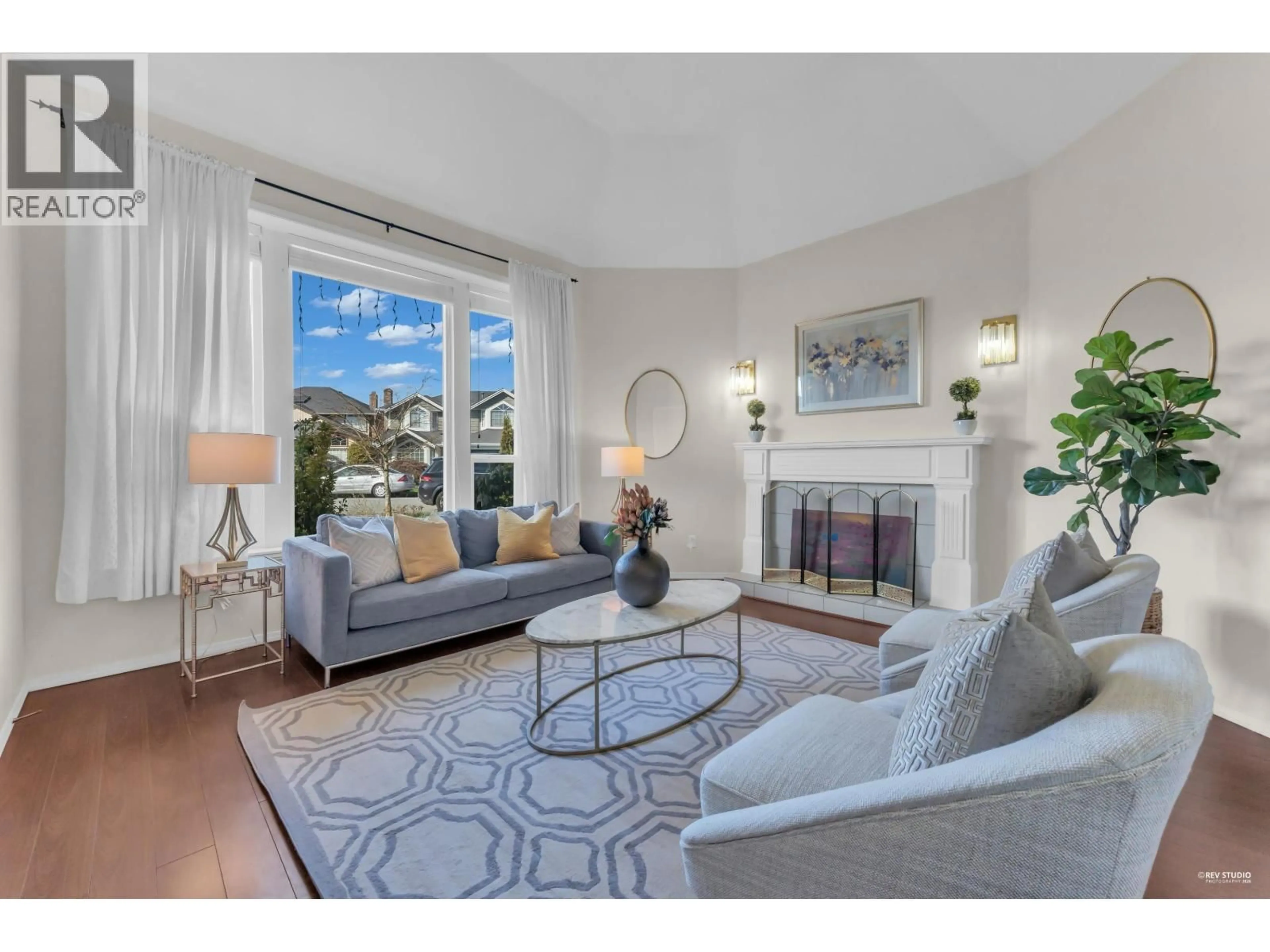 Living room with furniture, unknown for 3611 KILBY COURT, Richmond British Columbia V6X3M9