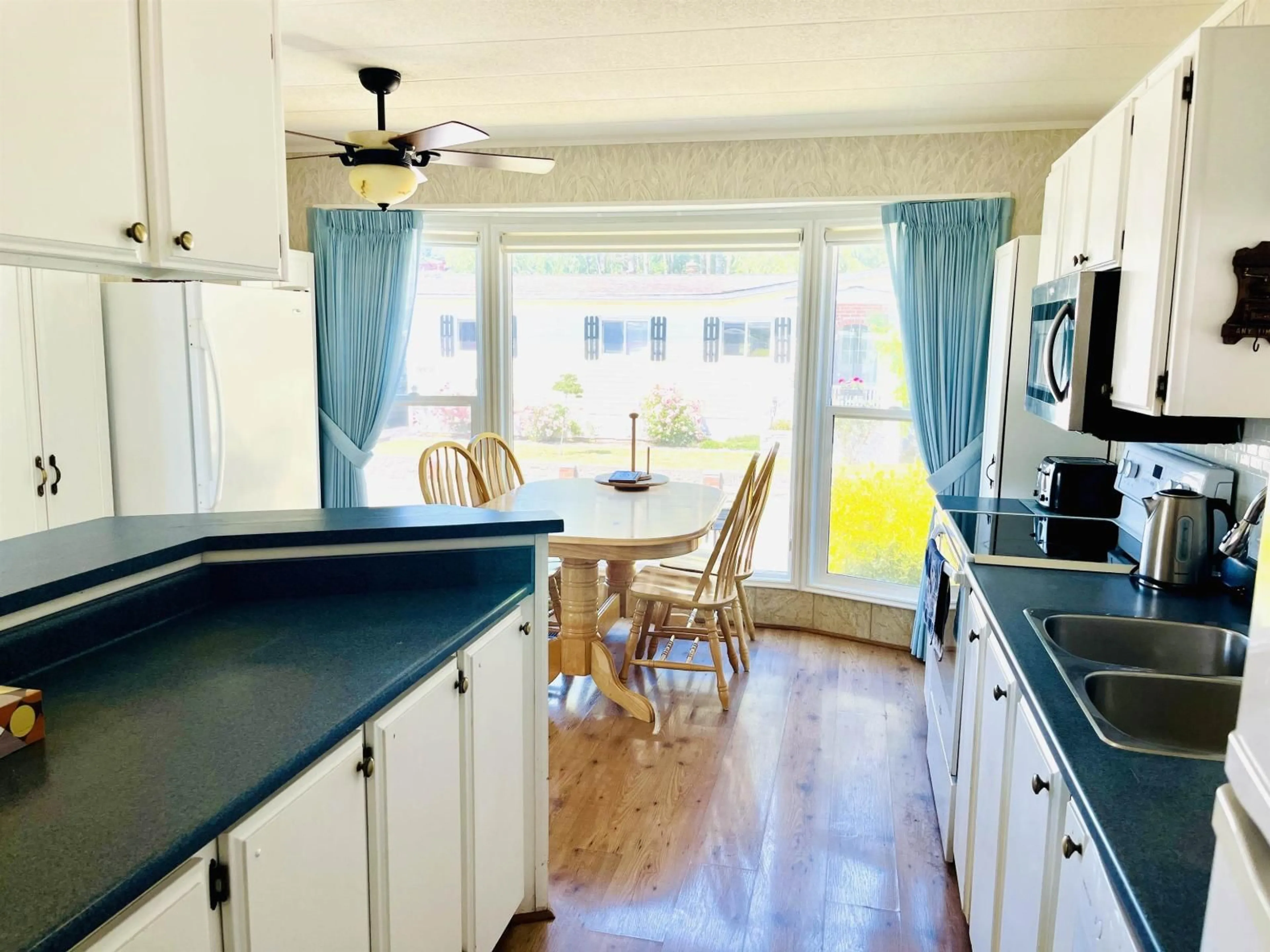 Open concept kitchen, unknown for 237 - 27111 0 AVENUE, Langley British Columbia V4W2S9