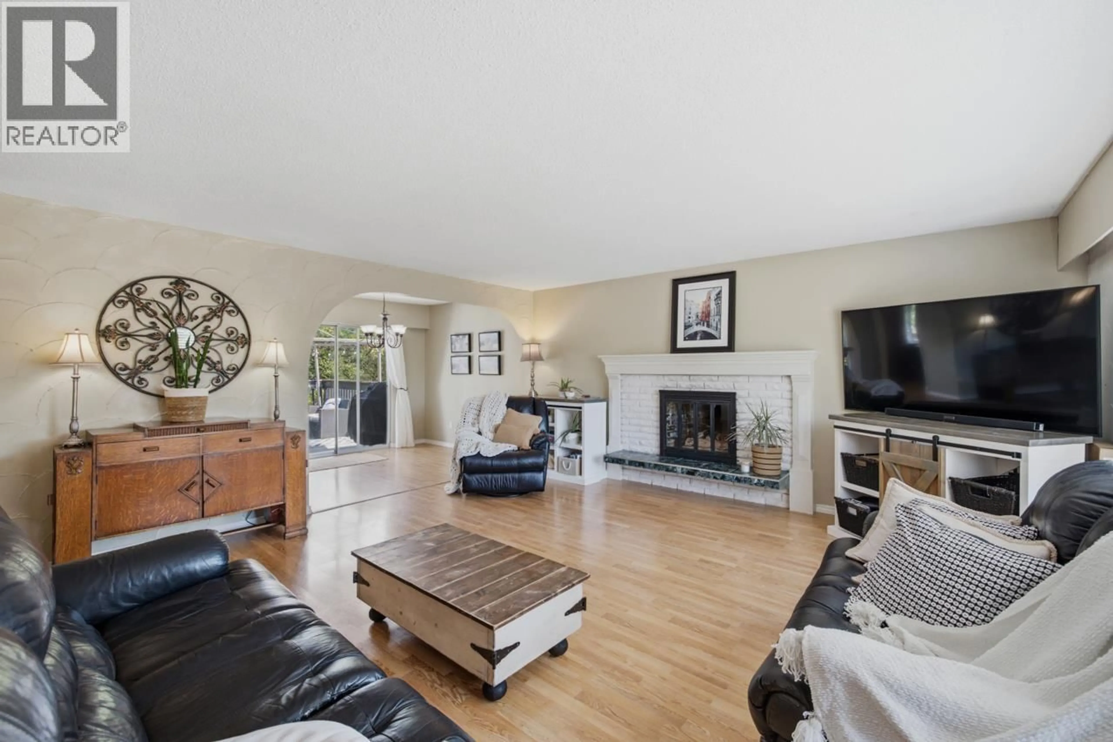 Living room with furniture, unknown for 2413 SCOTT PLACE, Port Coquitlam British Columbia V3B2E6