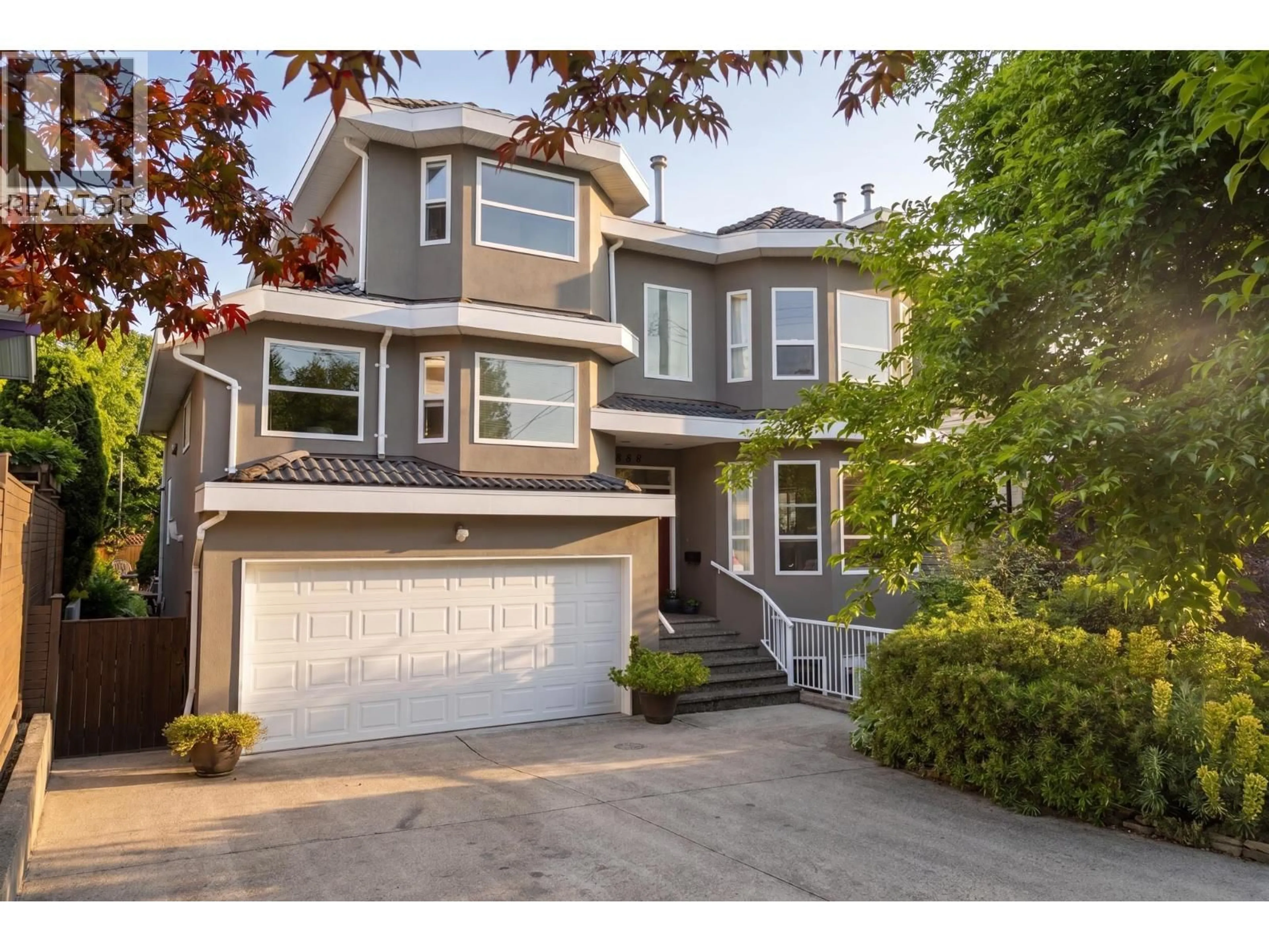 Home with vinyl exterior material, street for 888 30TH AVENUE, Vancouver British Columbia V5V2W1