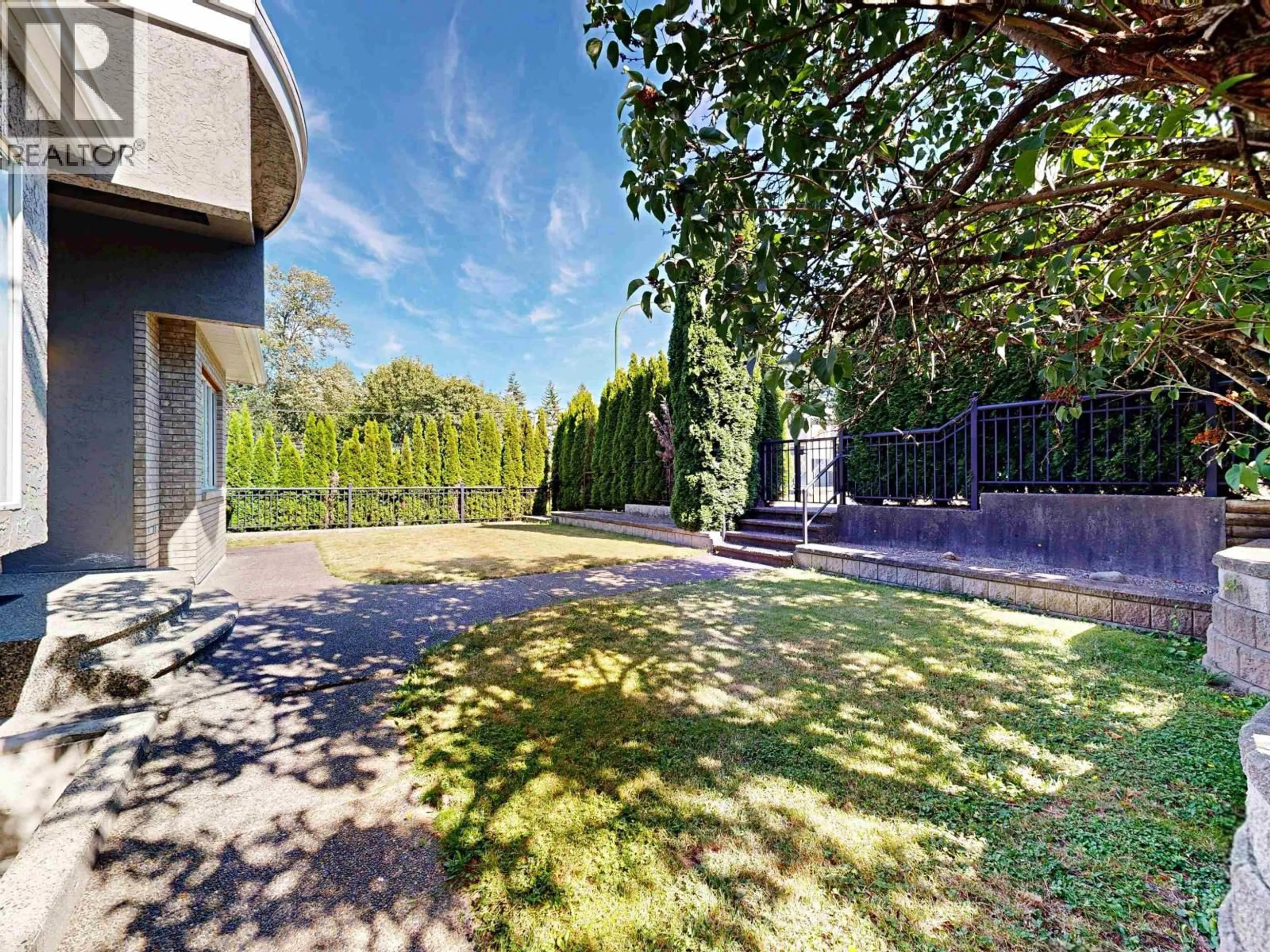 Patio, street for 4093 NITHSDALE STREET, Burnaby British Columbia V5G1P5