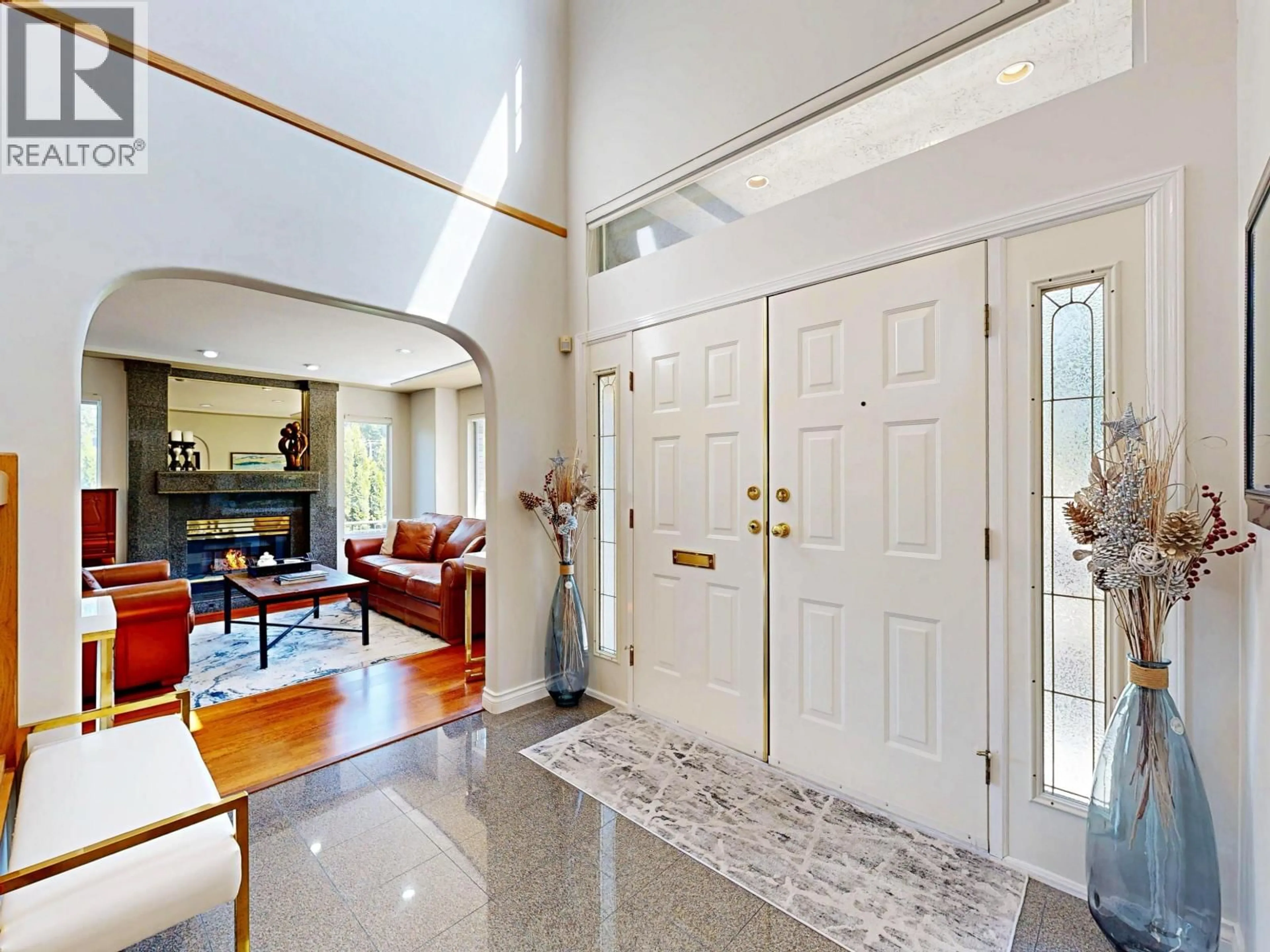 Indoor foyer for 4093 NITHSDALE STREET, Burnaby British Columbia V5G1P5