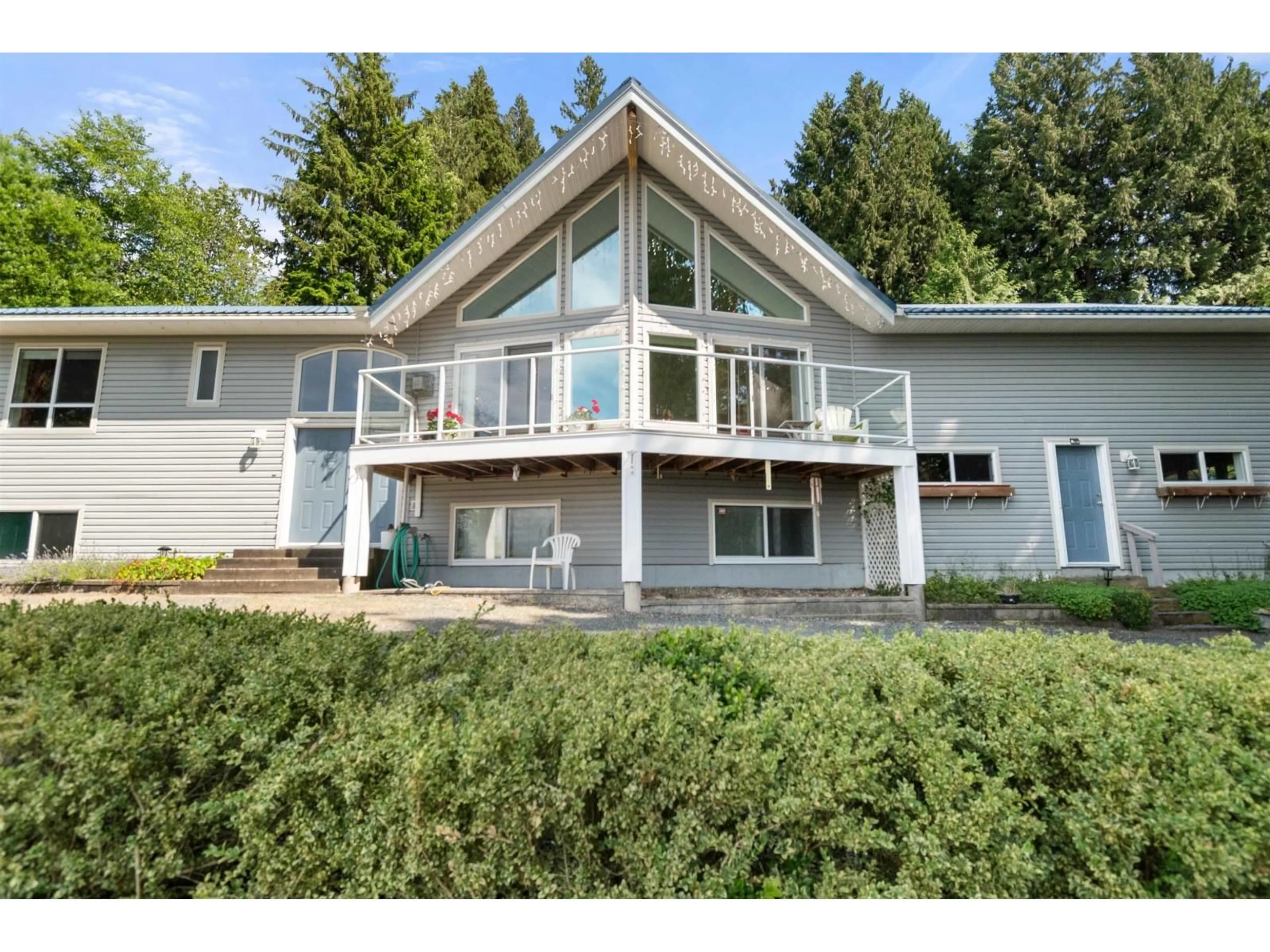Home with vinyl exterior material, water/lake/river/ocean view for 7400 MARBLE HILL ROAD, Chilliwack British Columbia V4Z1J5