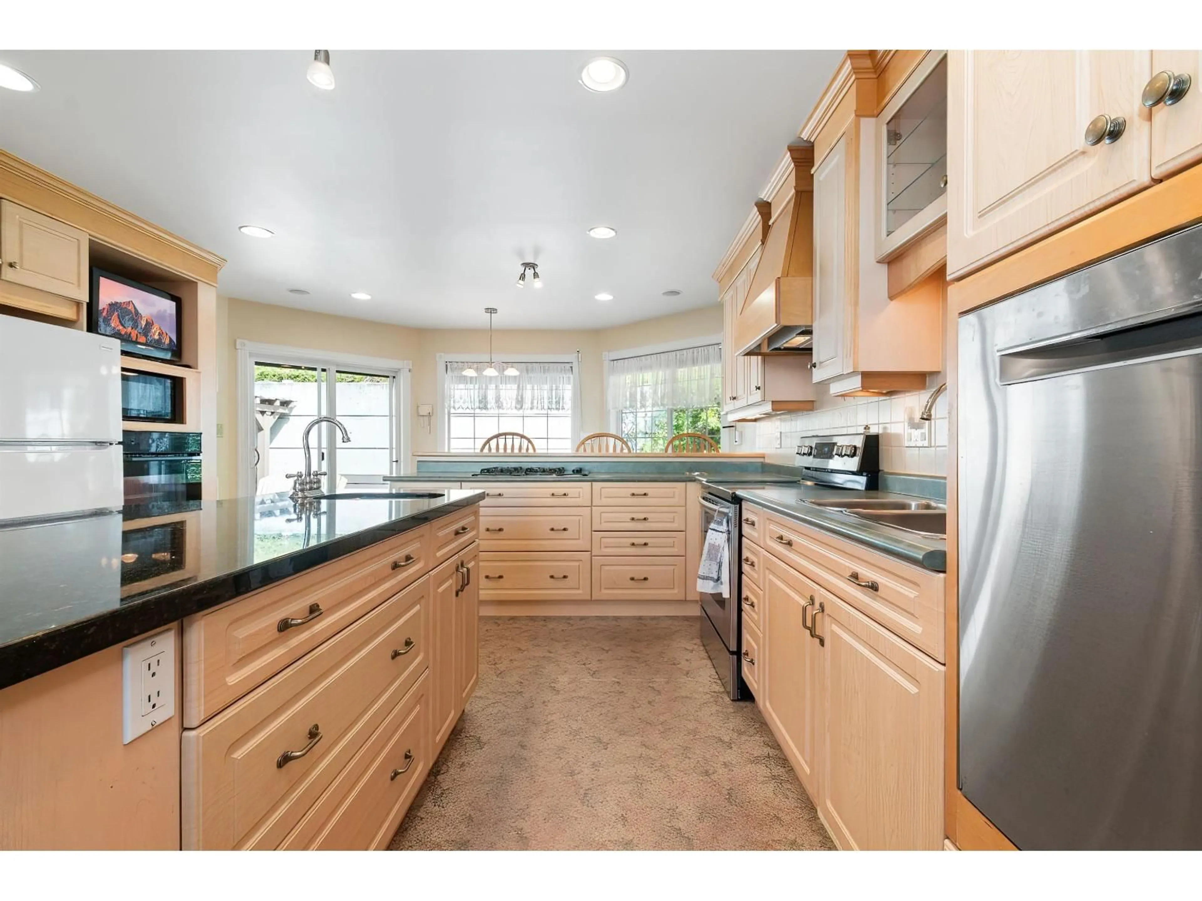 Open concept kitchen, unknown for 7400 MARBLE HILL ROAD, Chilliwack British Columbia V4Z1J5