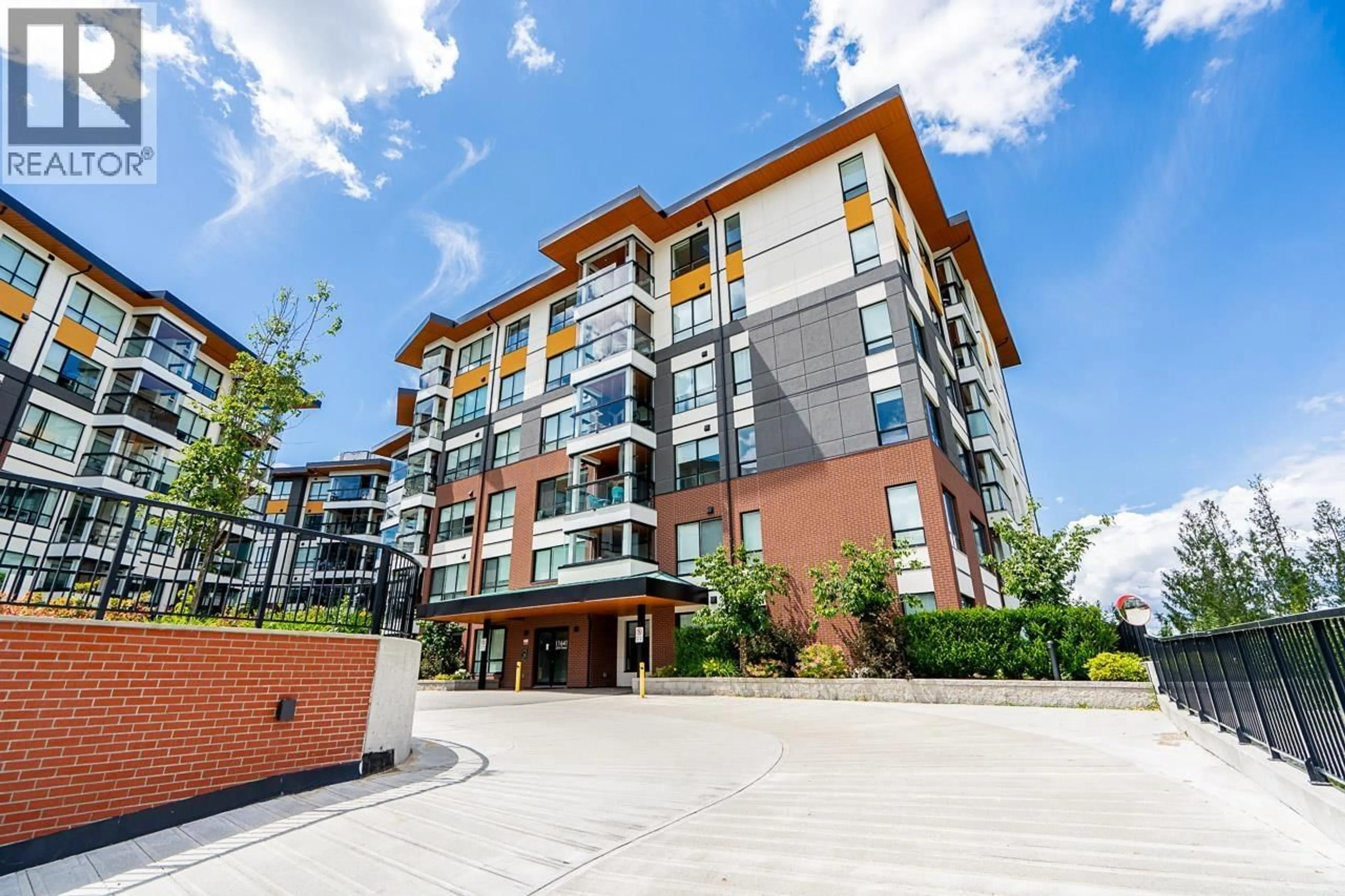 Patio, building for 112 - 11641 227 STREET, Maple Ridge British Columbia V2X9J6