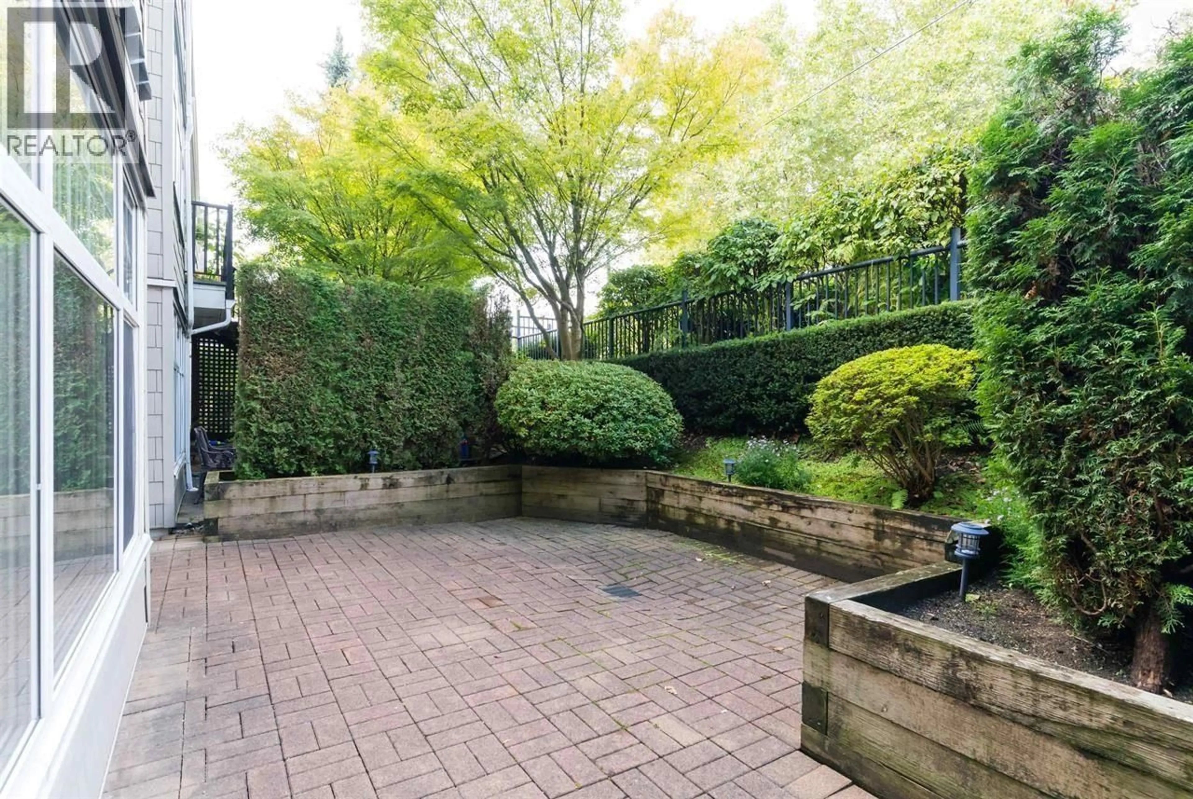 Patio, street for 102 - 7038 21ST AVENUE, Burnaby British Columbia V5E2Y9