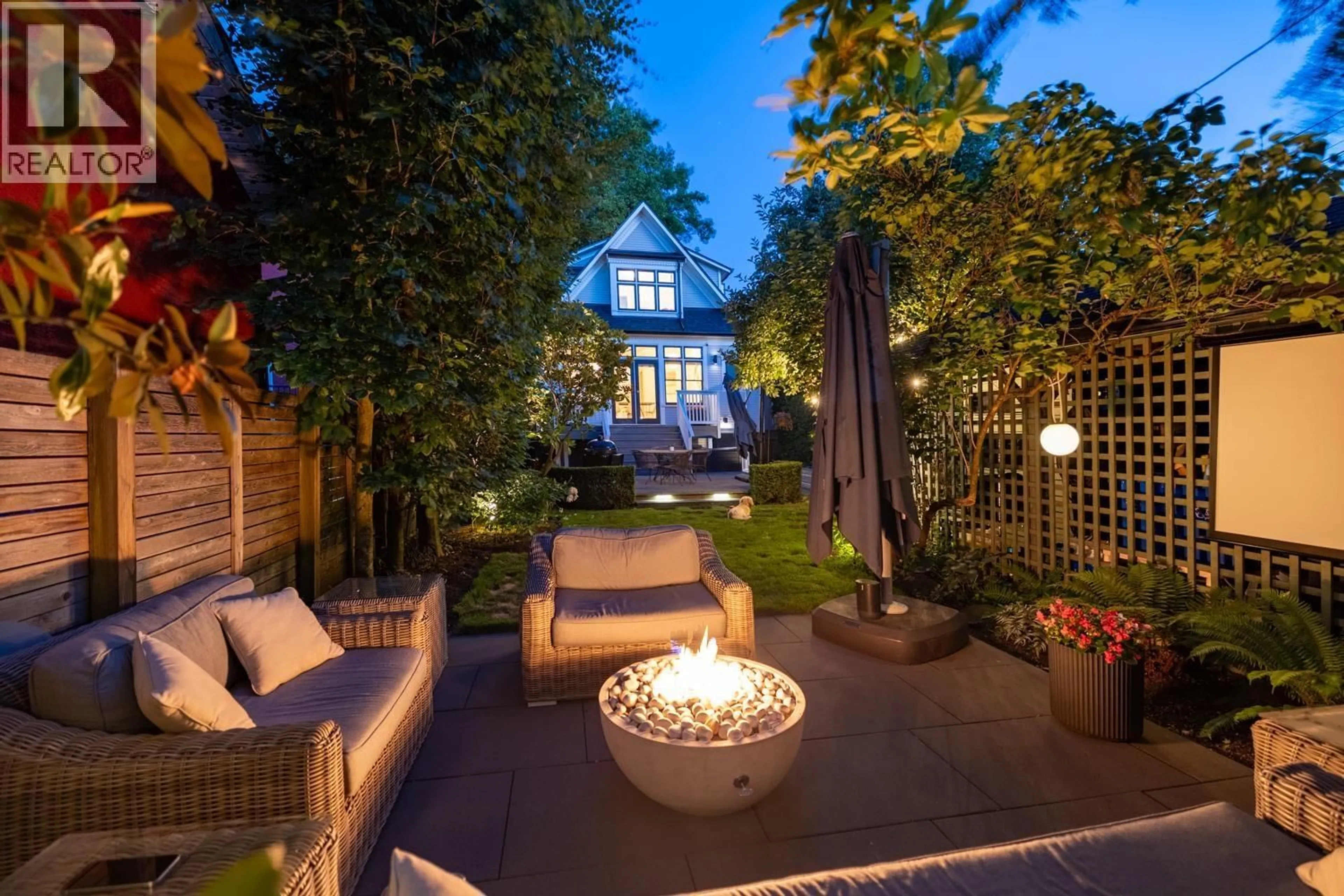 Patio, street for 565 45TH AVENUE, Vancouver British Columbia V5W1X6