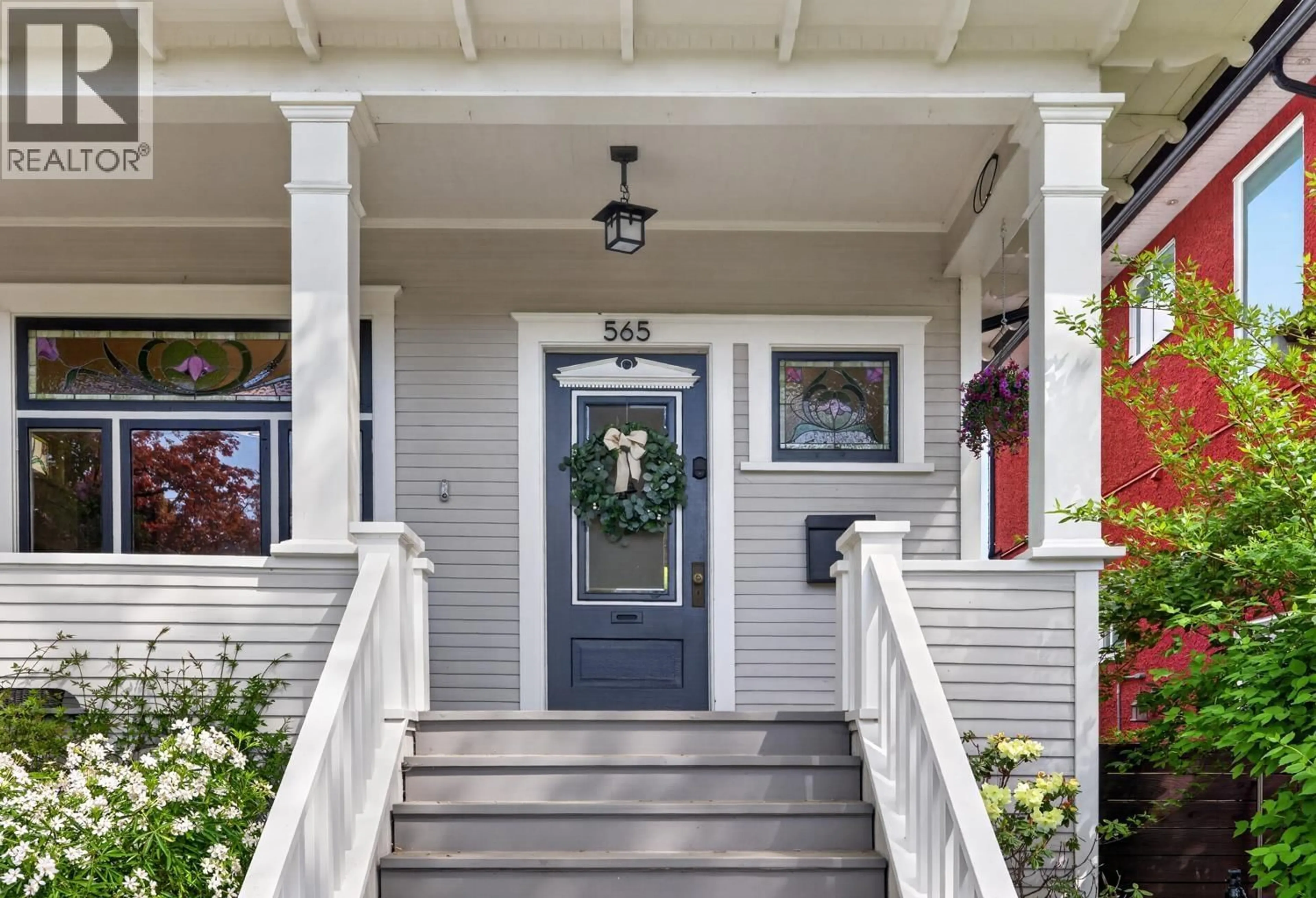 Indoor entryway for 565 45TH AVENUE, Vancouver British Columbia V5W1X6