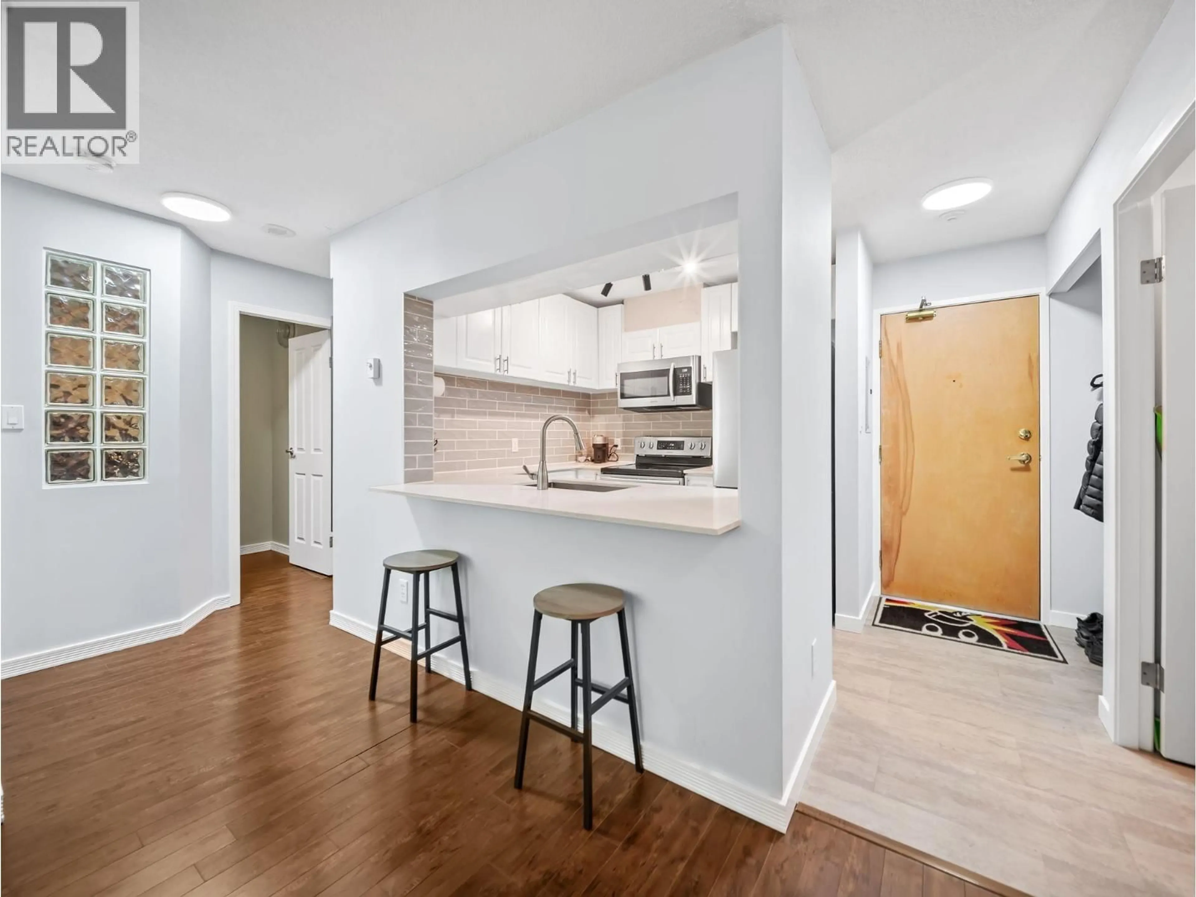Open concept kitchen, unknown for 407 - 7077 BERESFORD STREET, Burnaby British Columbia V5E4J5
