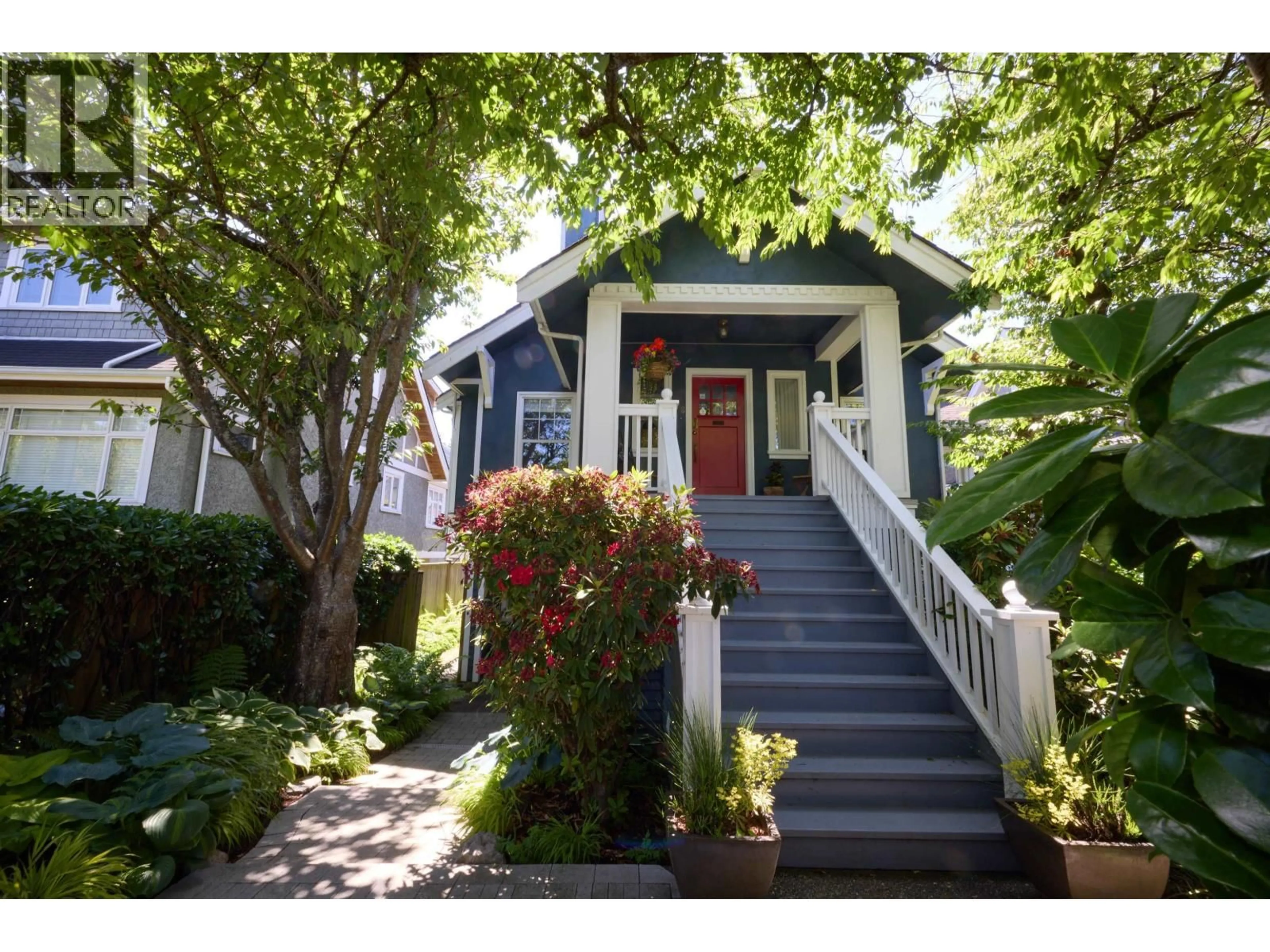 Unknown for 136 14TH AVENUE, Vancouver British Columbia V5Y1W9