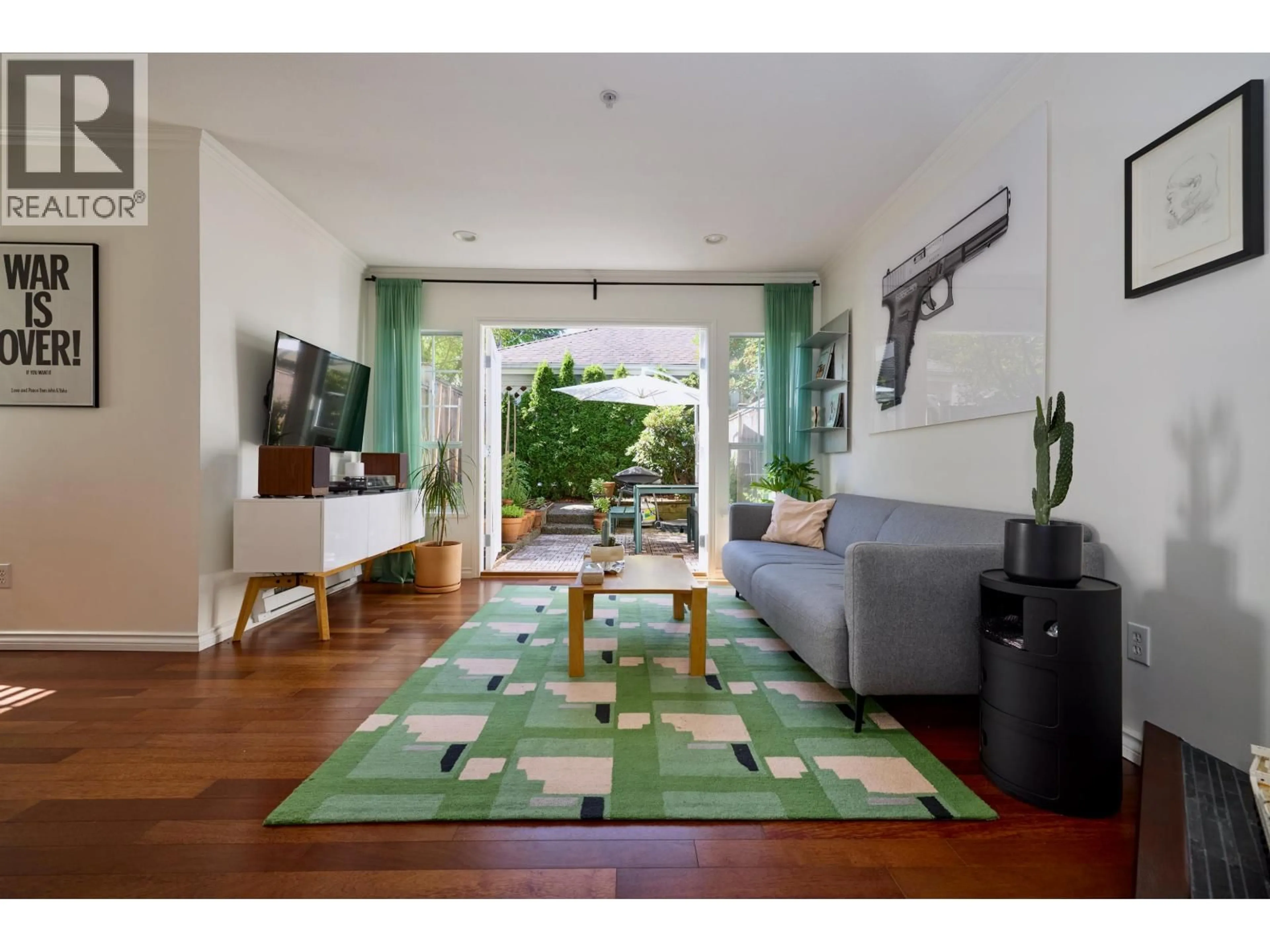 Living room with furniture, unknown for 136 14TH AVENUE, Vancouver British Columbia V5Y1W9